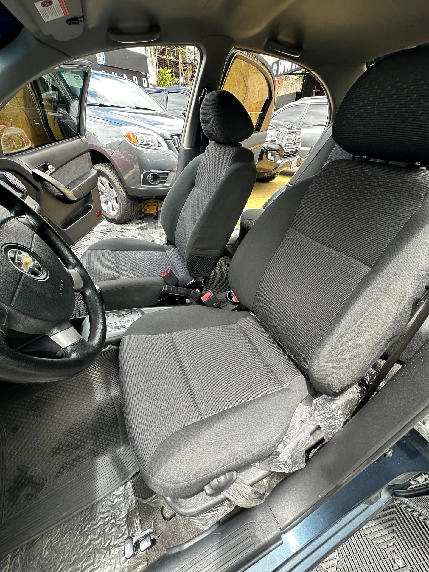 2014 Chevrolet Aveo LT — photo 9