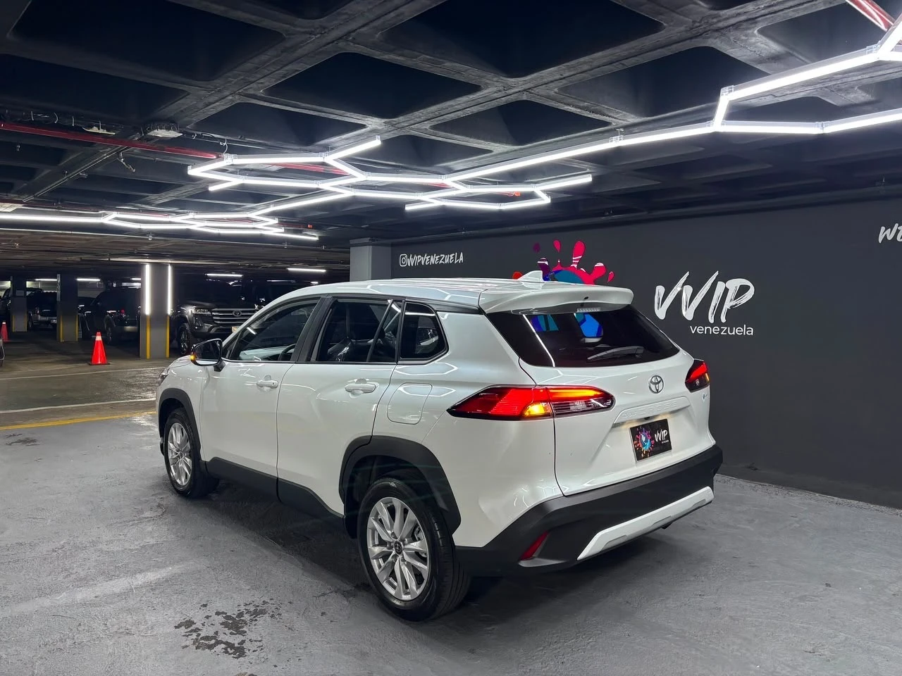 2026 Toyota Corolla Cross Luxury — photo 7