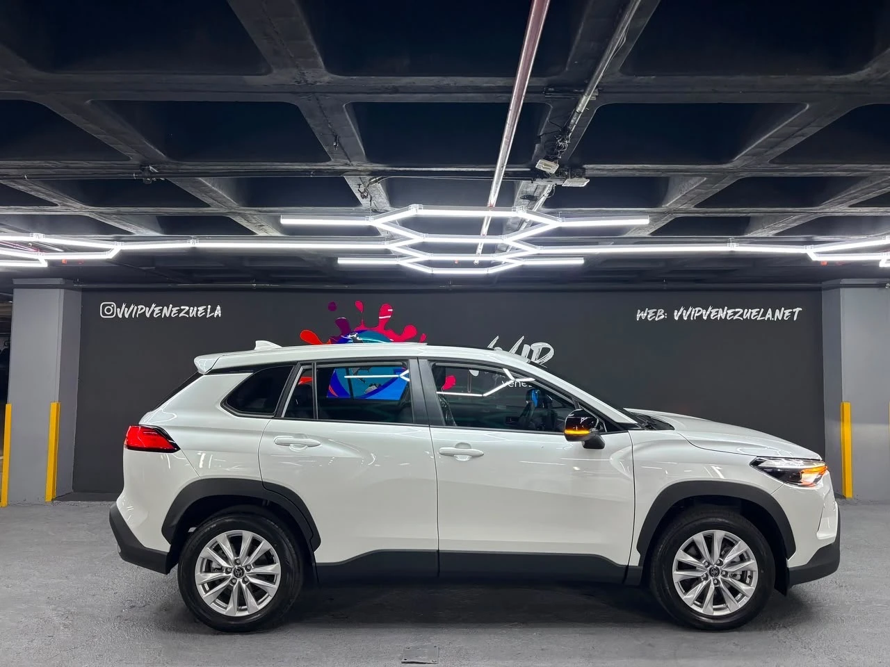 2026 Toyota Corolla Cross Luxury — photo 5