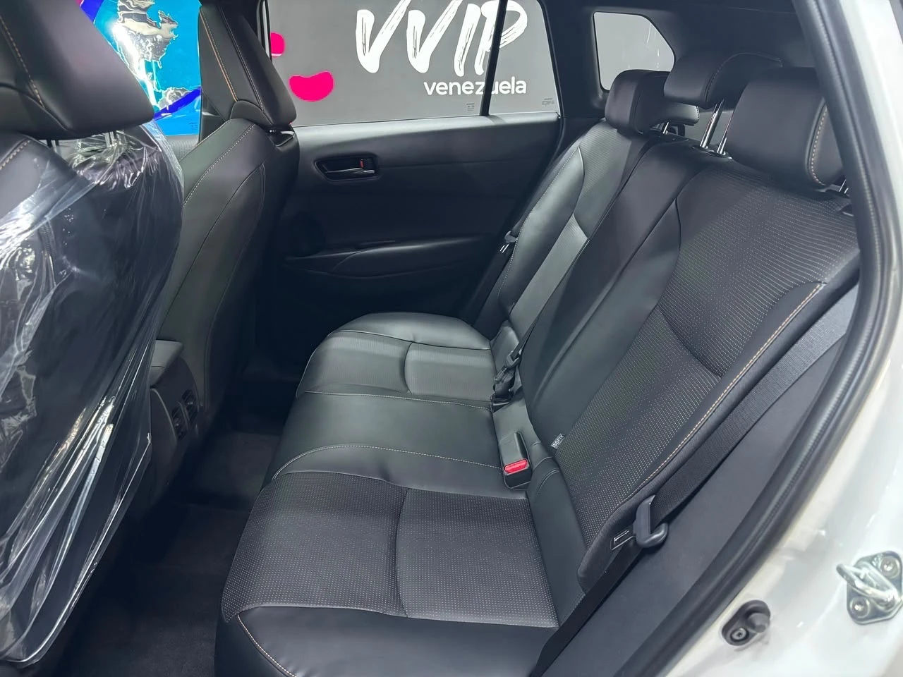 2026 Toyota Corolla Cross Luxury — photo 10