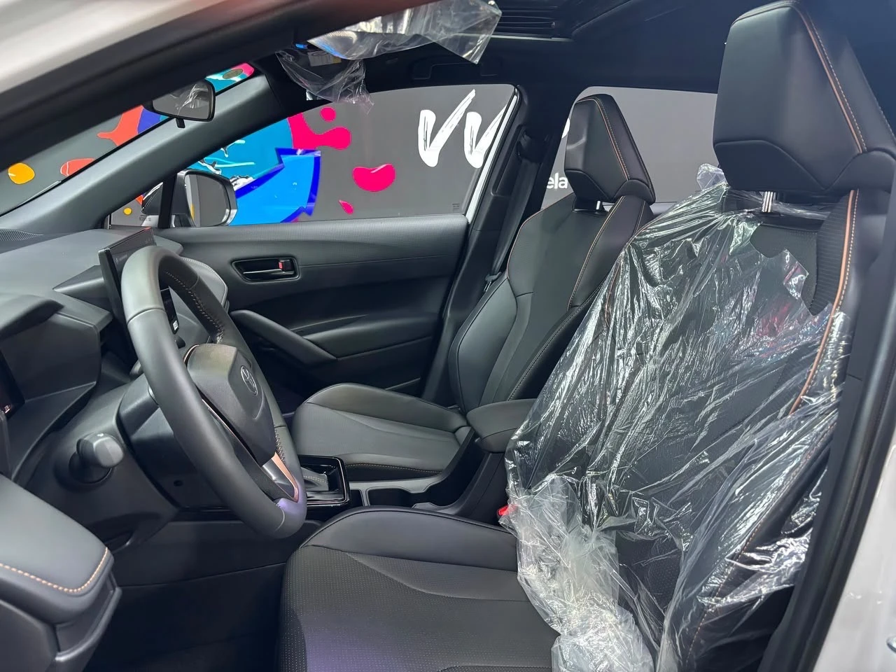 2026 Toyota Corolla Cross Luxury — photo 8
