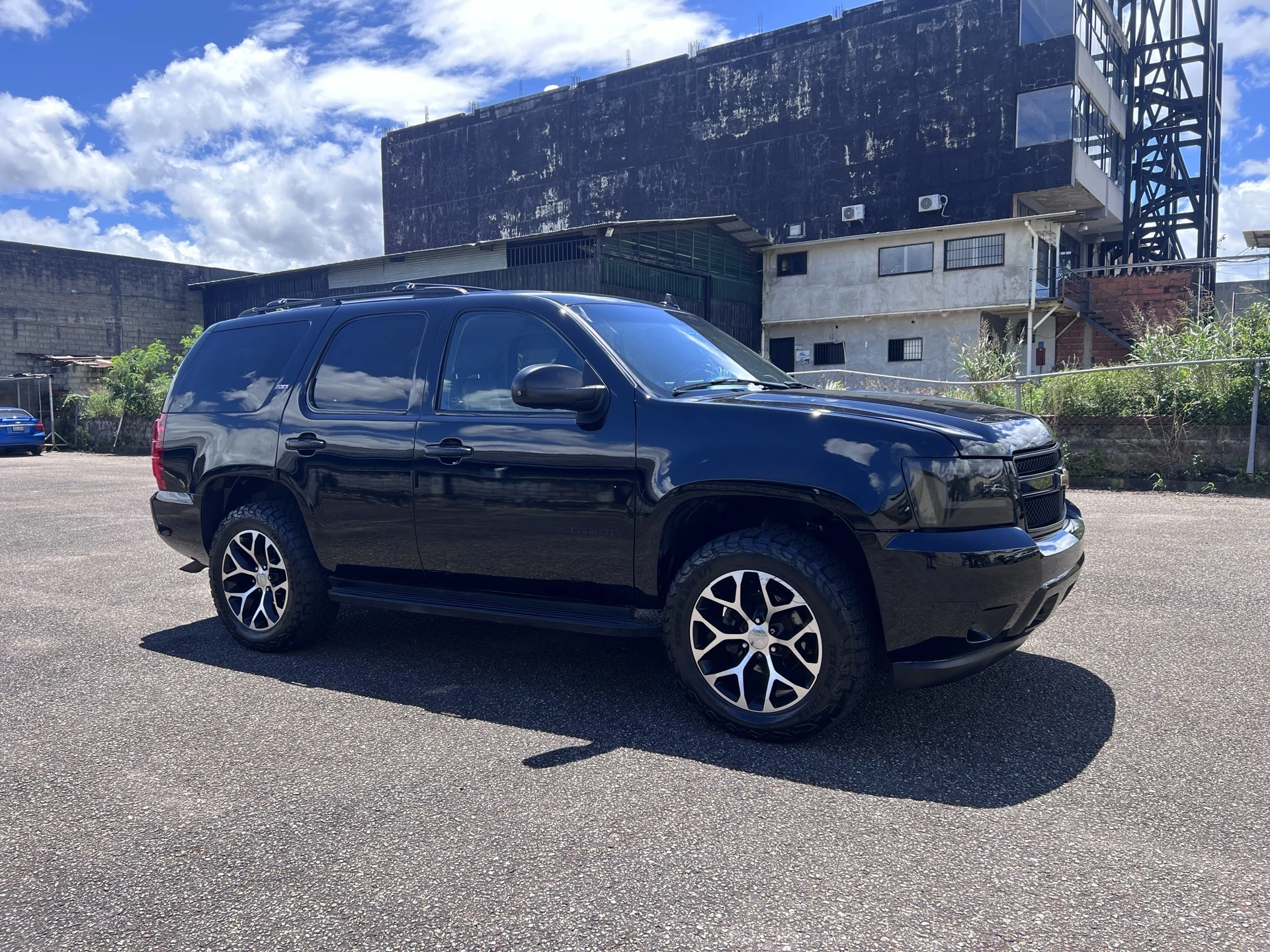 2007 Chevrolet Tahoe — photo 2