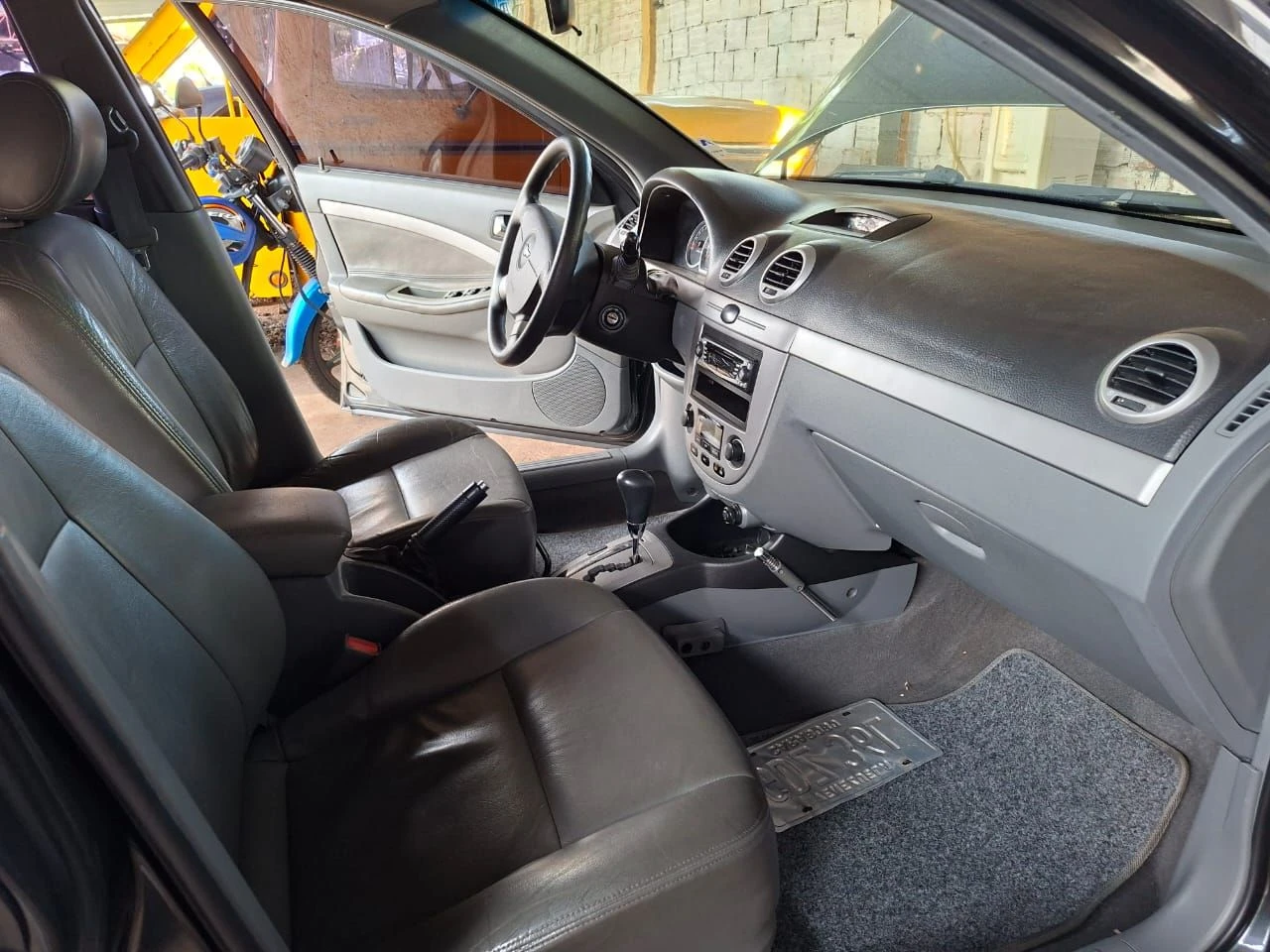 2008 Chevrolet Optra — photo 2