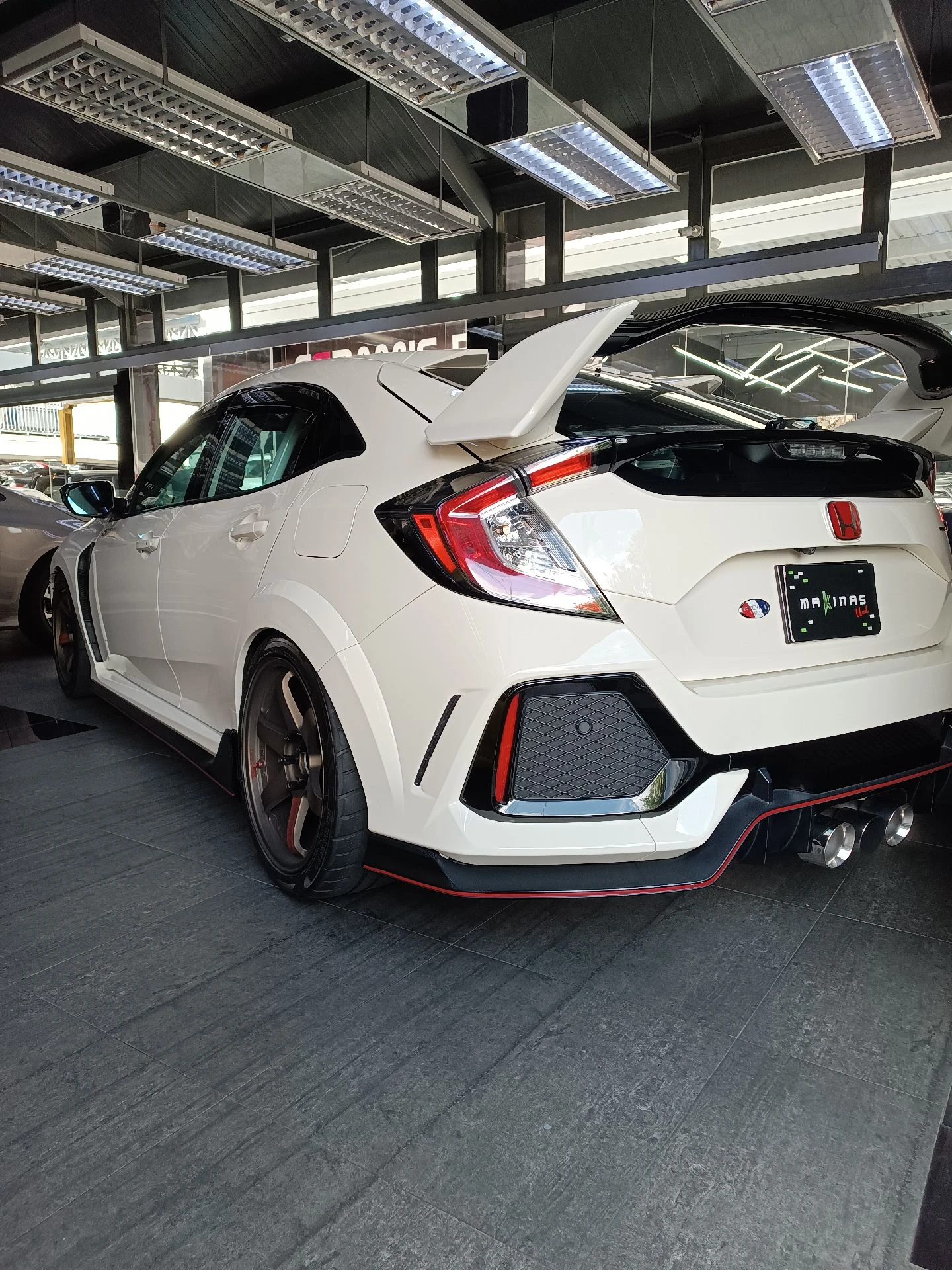 2017 Honda Civic Type R — photo 12