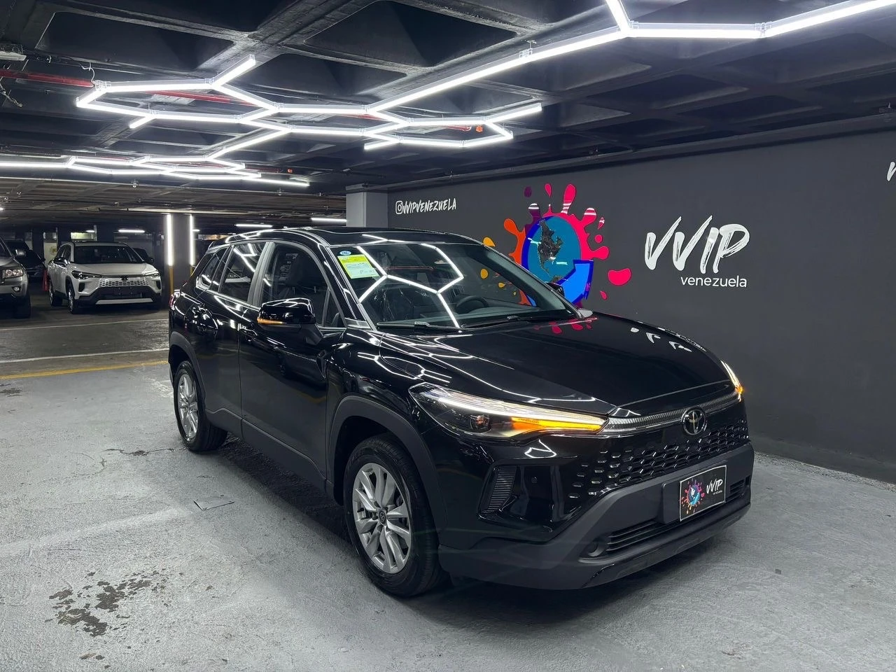 2026 Toyota Corolla Cross Luxury — photo 3