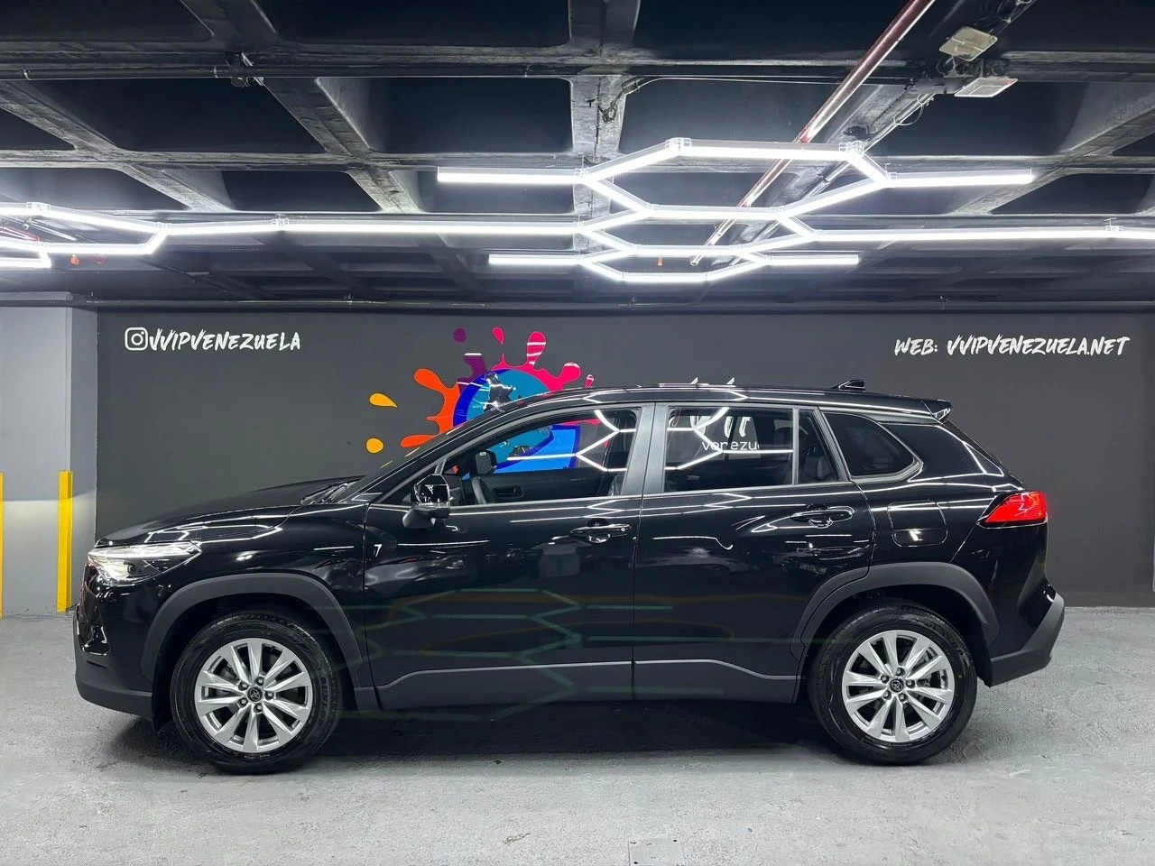 2026 Toyota Corolla Cross Luxury — photo 5