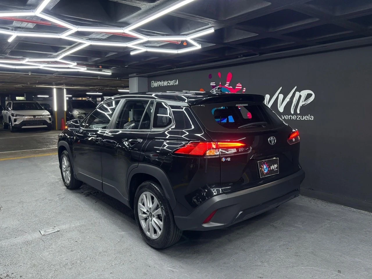 2026 Toyota Corolla Cross Luxury — photo 4