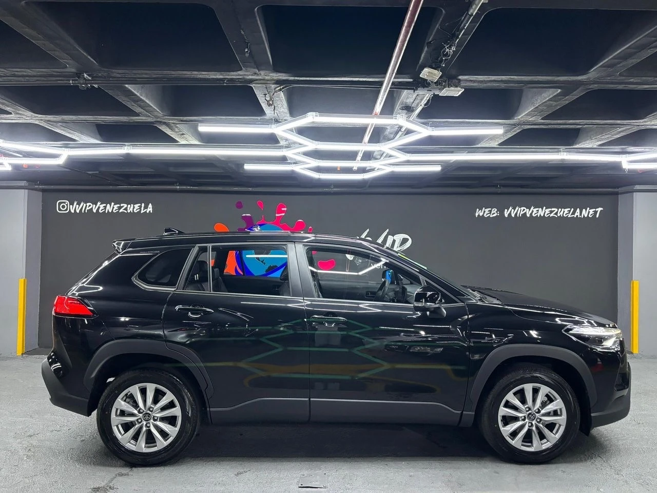 2026 Toyota Corolla Cross Luxury — photo 7