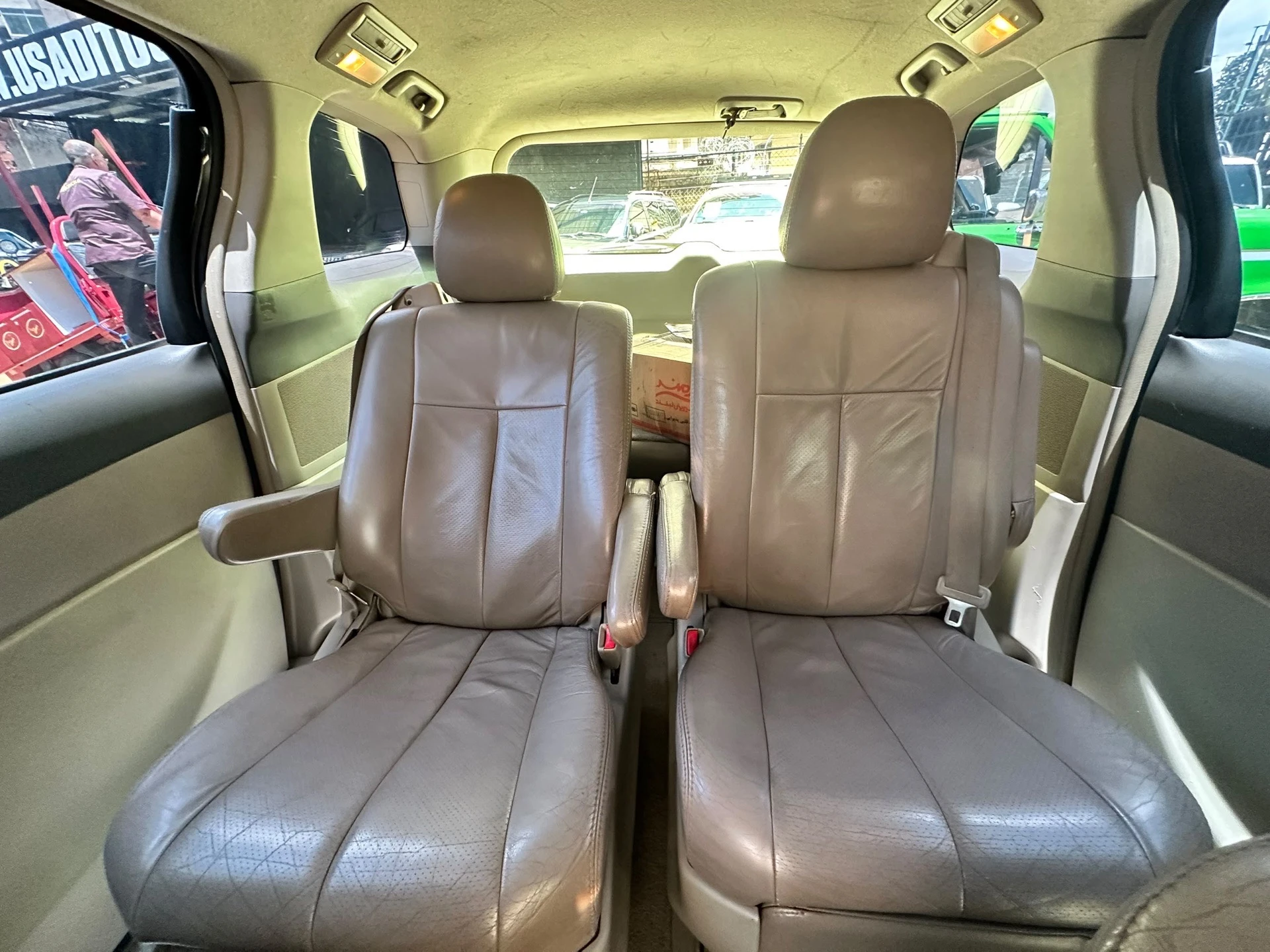 2008 Toyota Previa GL — photo 3