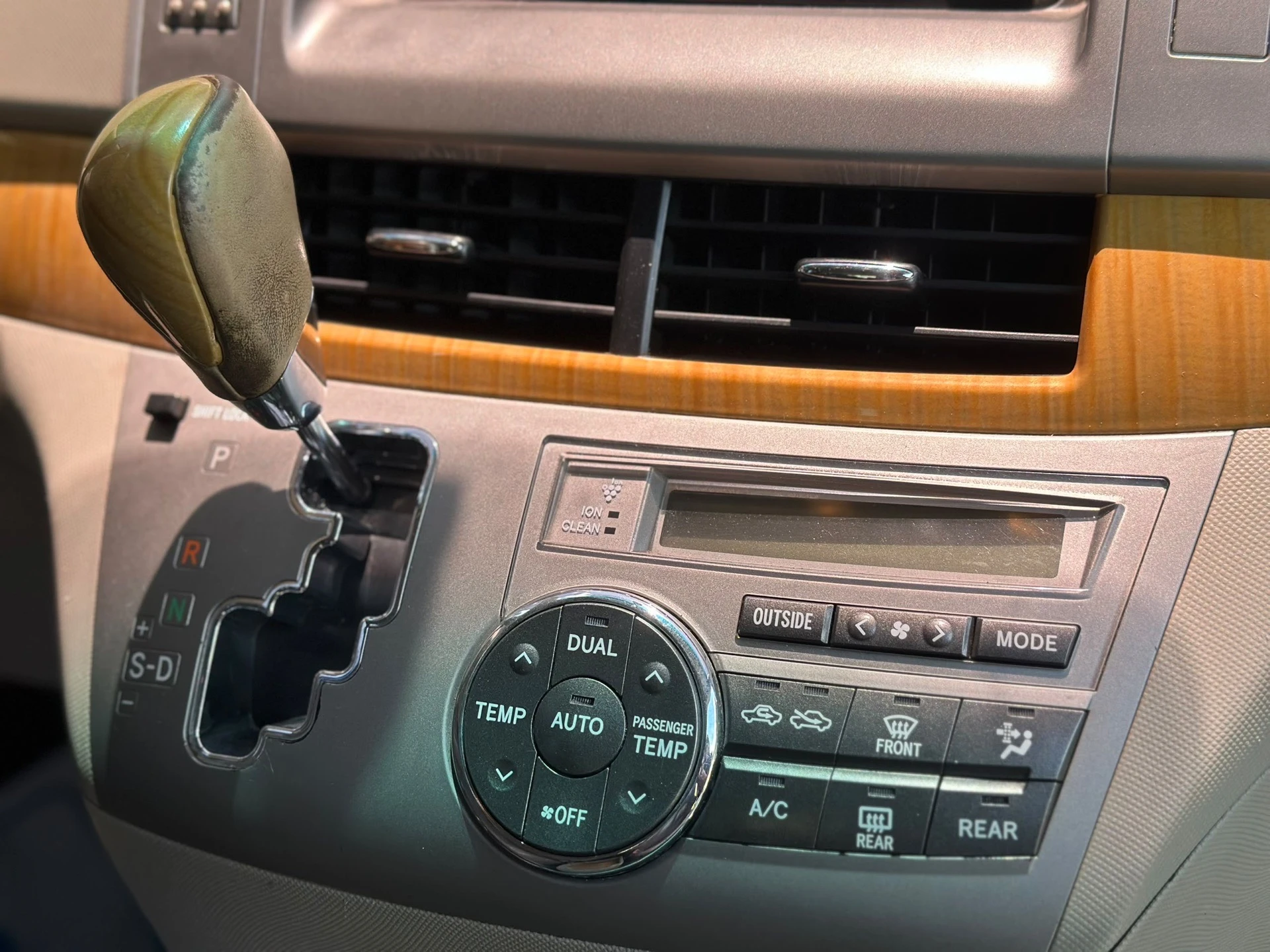 2008 Toyota Previa GL — photo 5