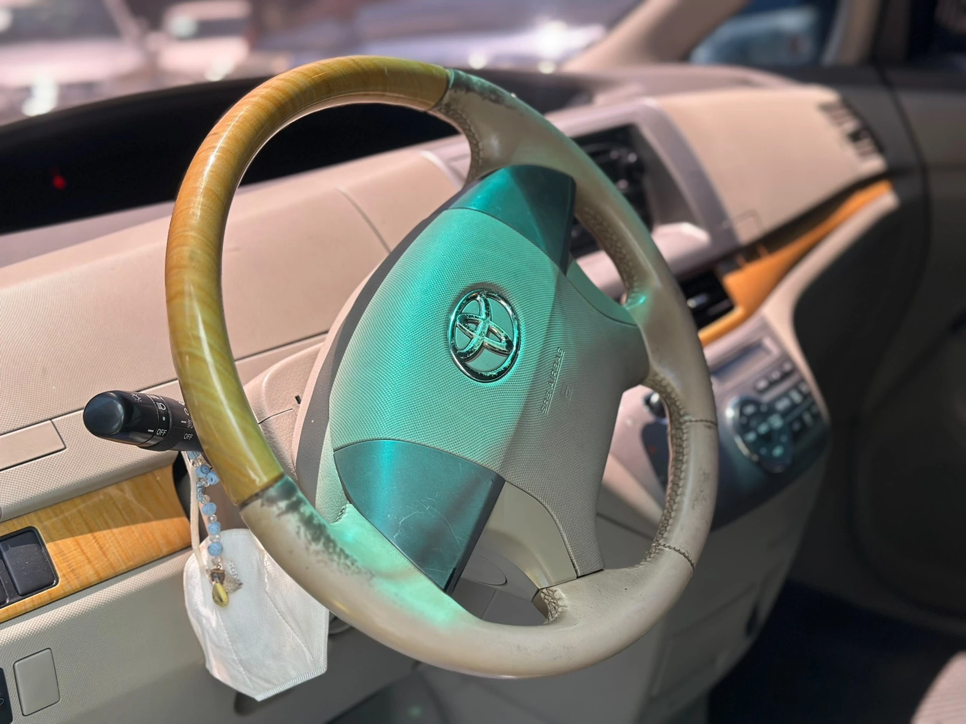 2008 Toyota Previa GL — photo 8