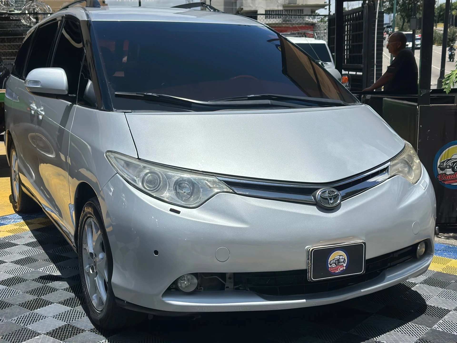 2008 Toyota Previa GL — photo 9