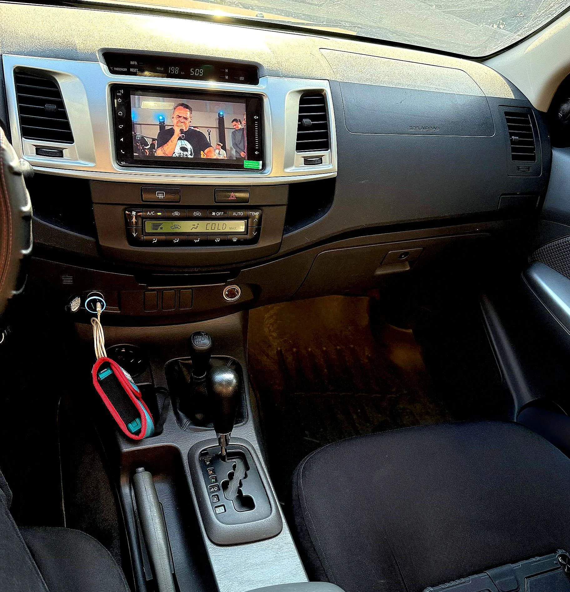 2013 Toyota Hilux 4.0 — photo 14