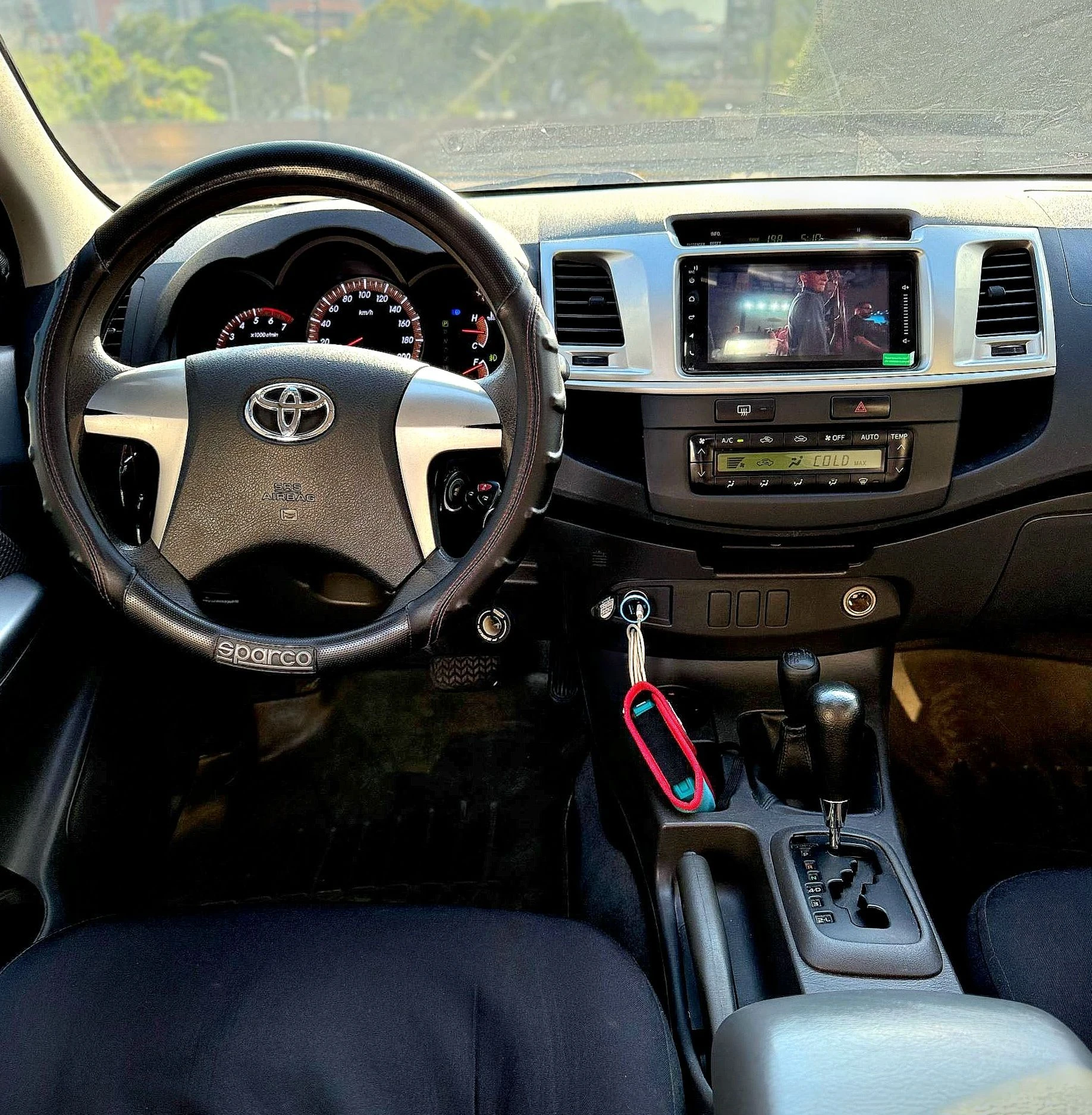 2013 Toyota Hilux 4.0 — photo 17