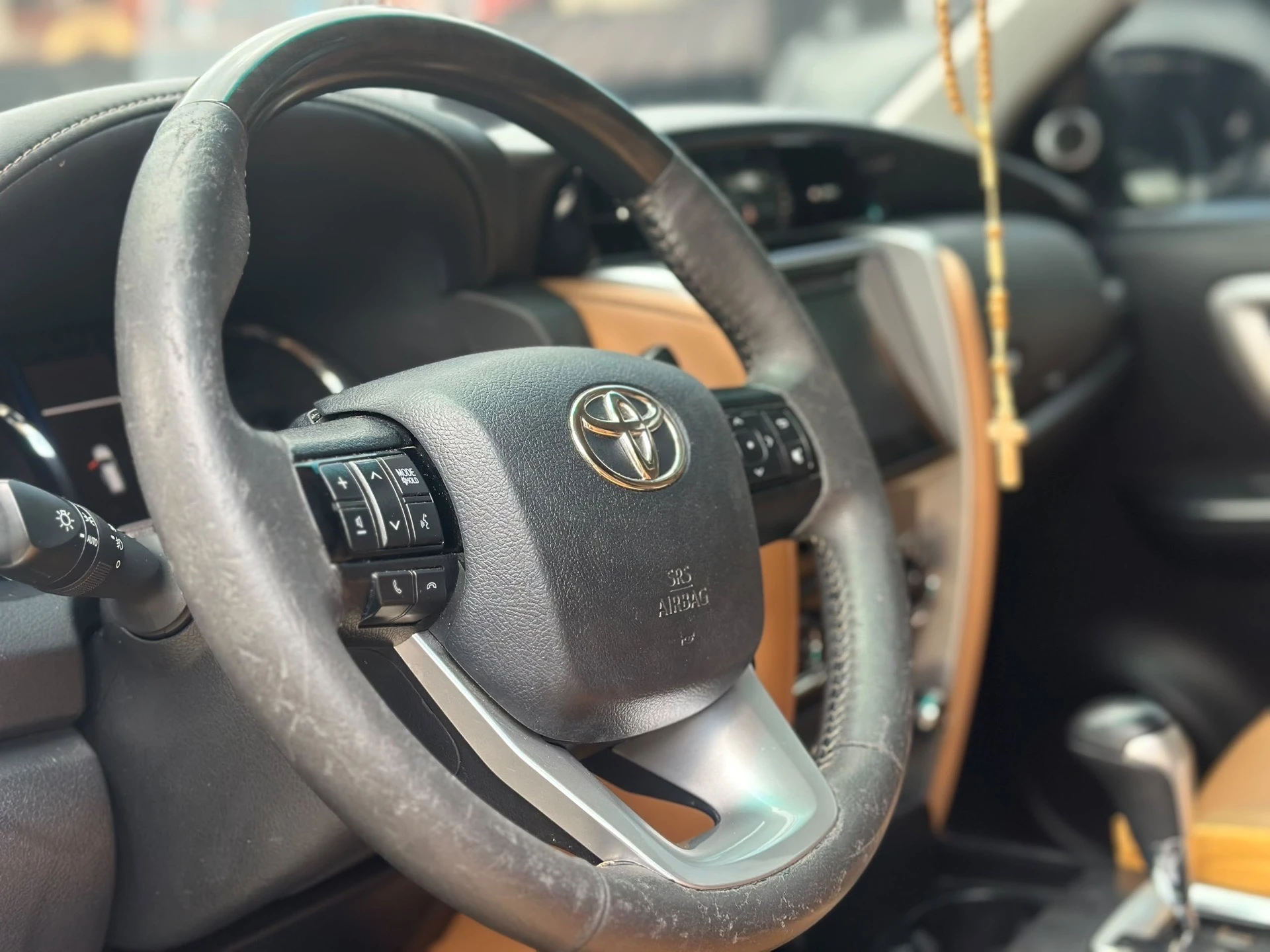 2020 Toyota Fortuner VXR — photo 3