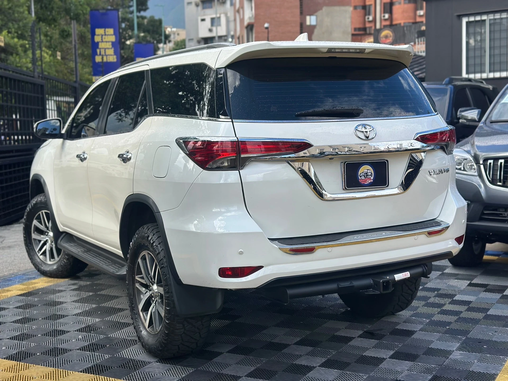 2020 Toyota Fortuner VXR — photo 2
