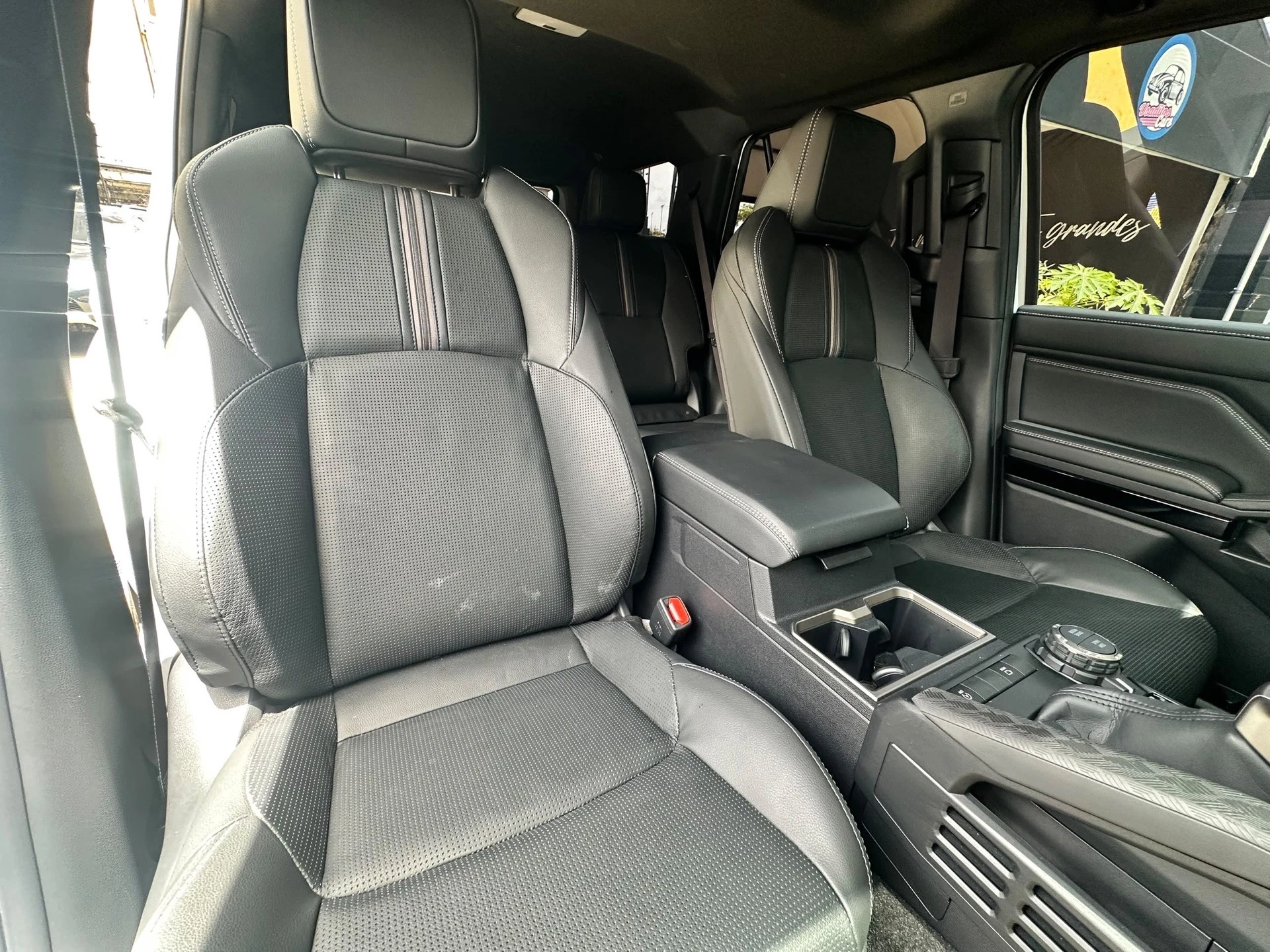 2025 Toyota 4Runner LIMITED — photo 4