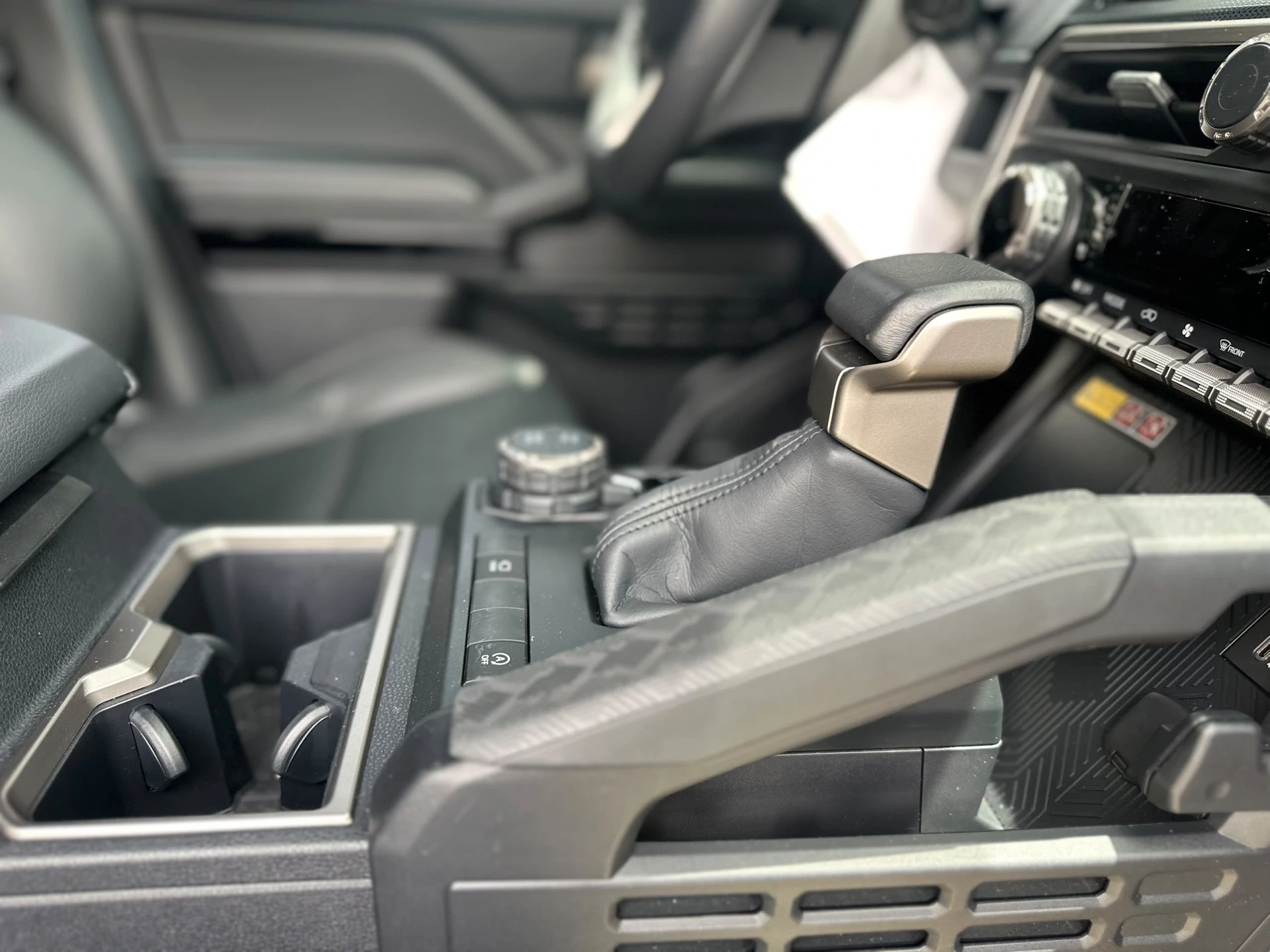 2025 Toyota 4Runner LIMITED — photo 5
