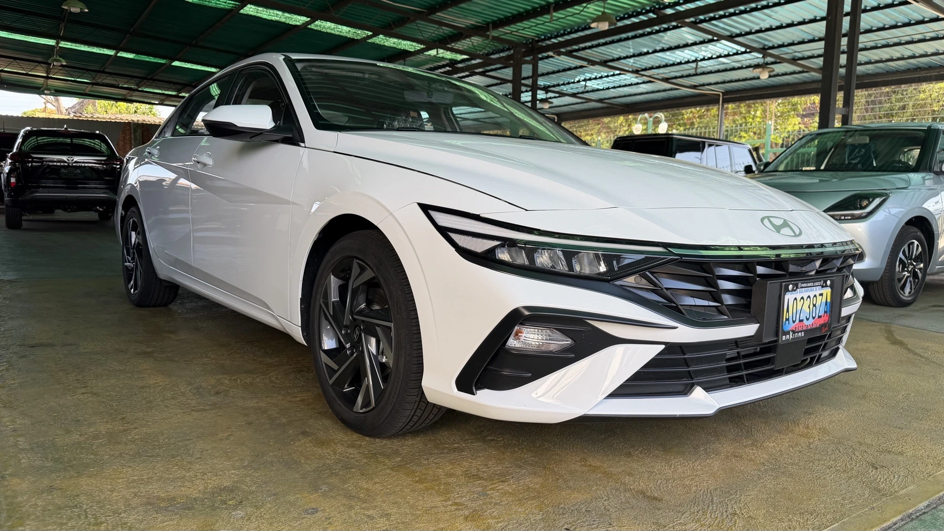 2025 Hyundai Elantra — photo 7