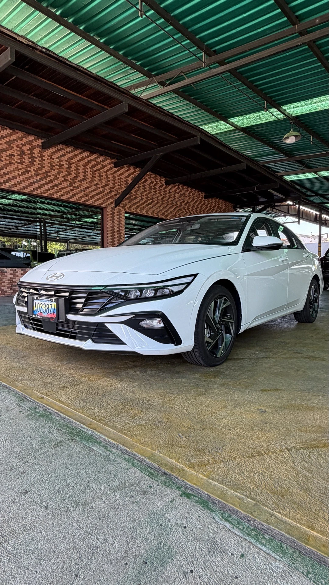 2025 Hyundai Elantra — photo 8
