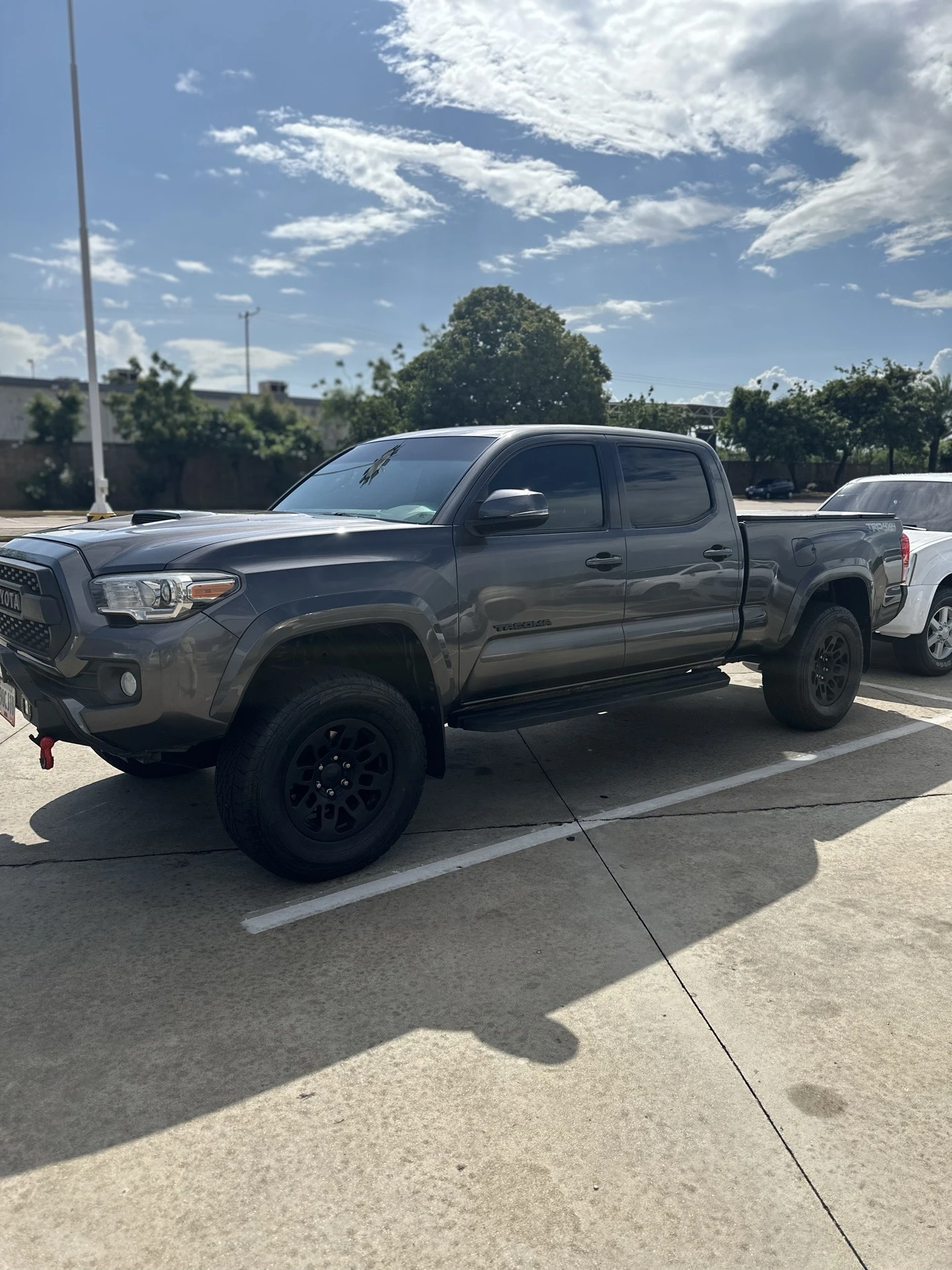 2017 Toyota Tacoma TRD SPORT 4X4 — photo 3