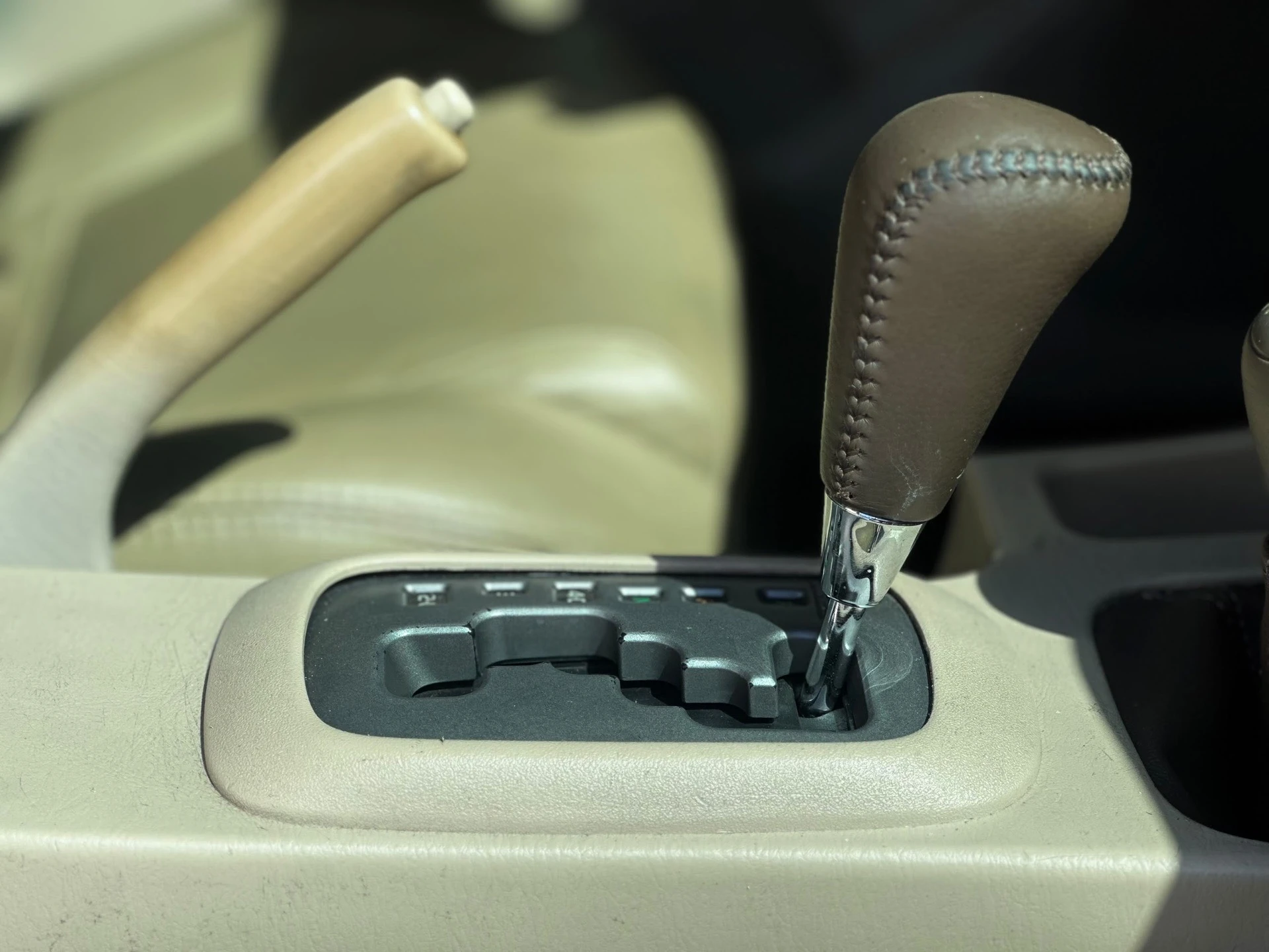 2007 Toyota Fortuner SR5 — photo 7