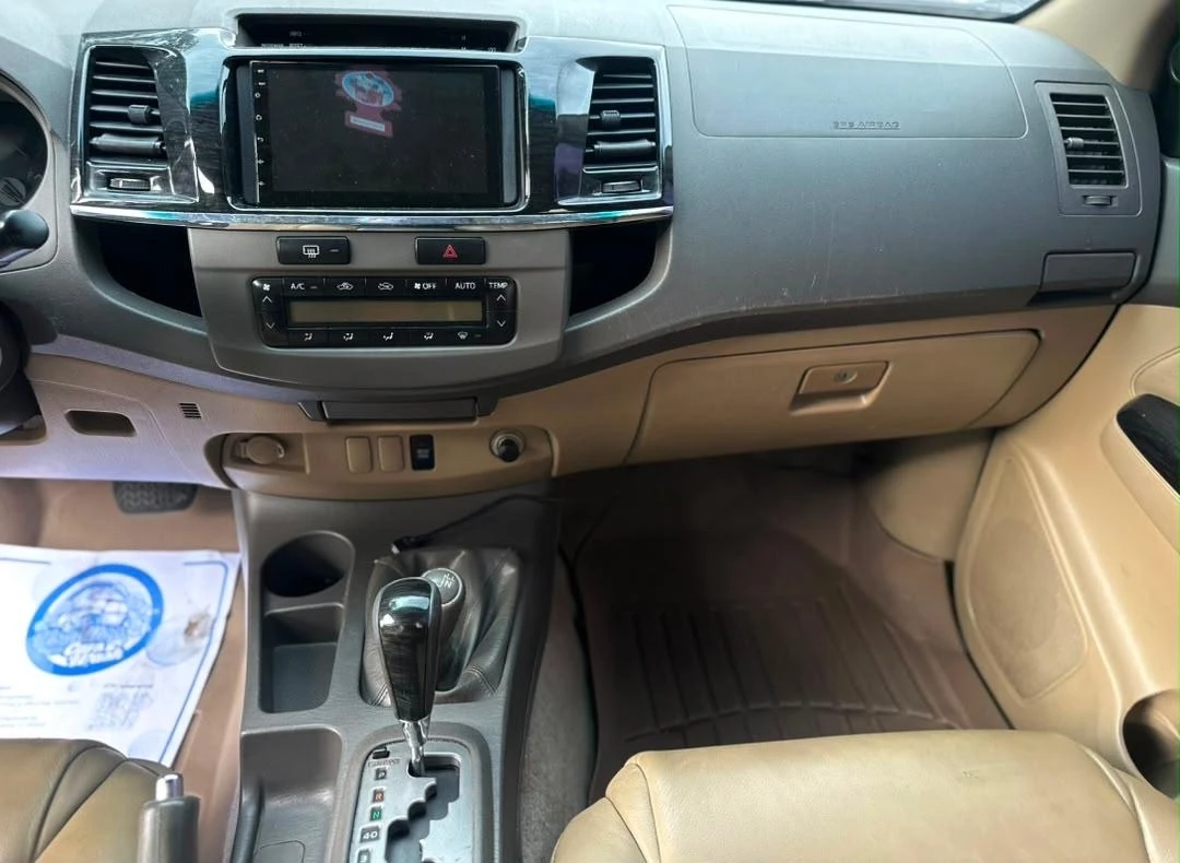 2012 Toyota Fortuner Sr — photo 2