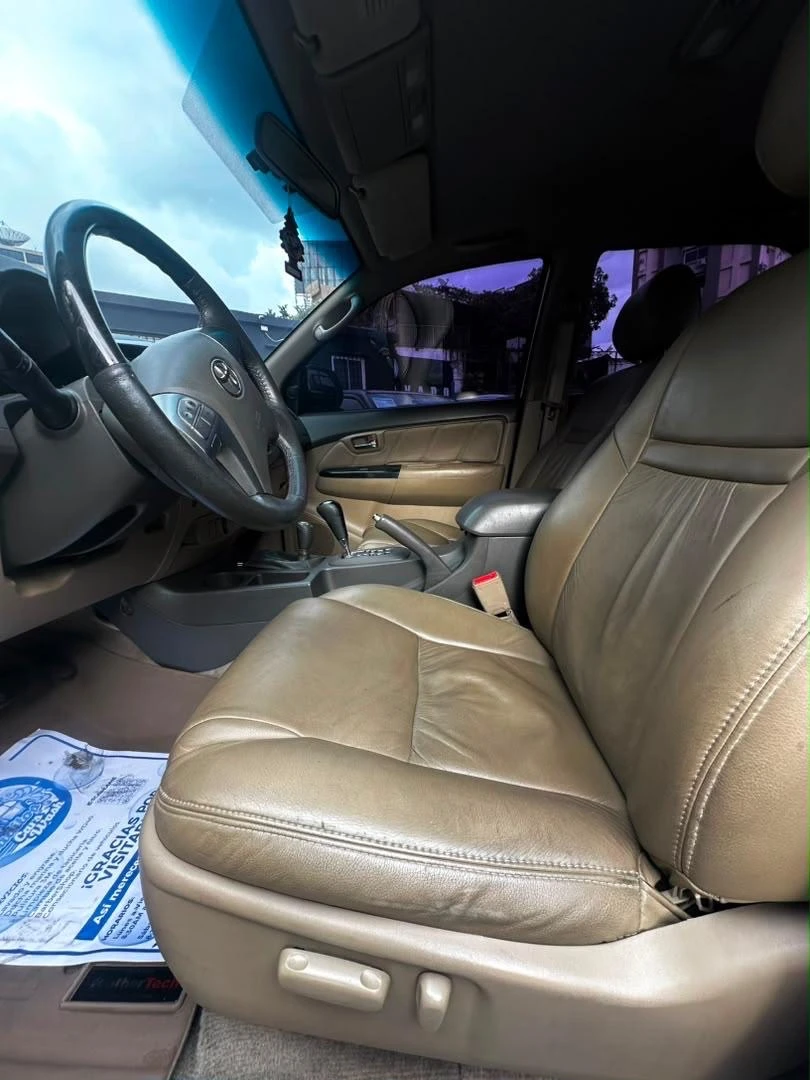 2012 Toyota Fortuner Sr — photo 5