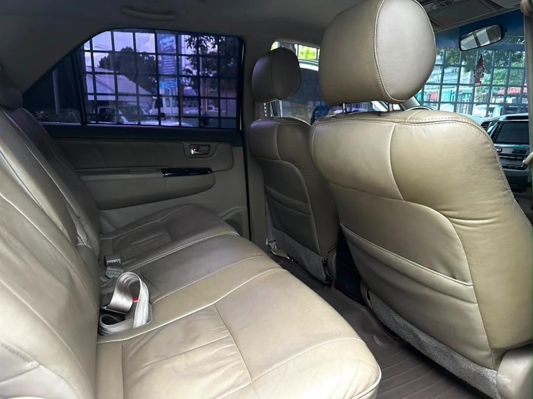 2012 Toyota Fortuner Sr — photo 6
