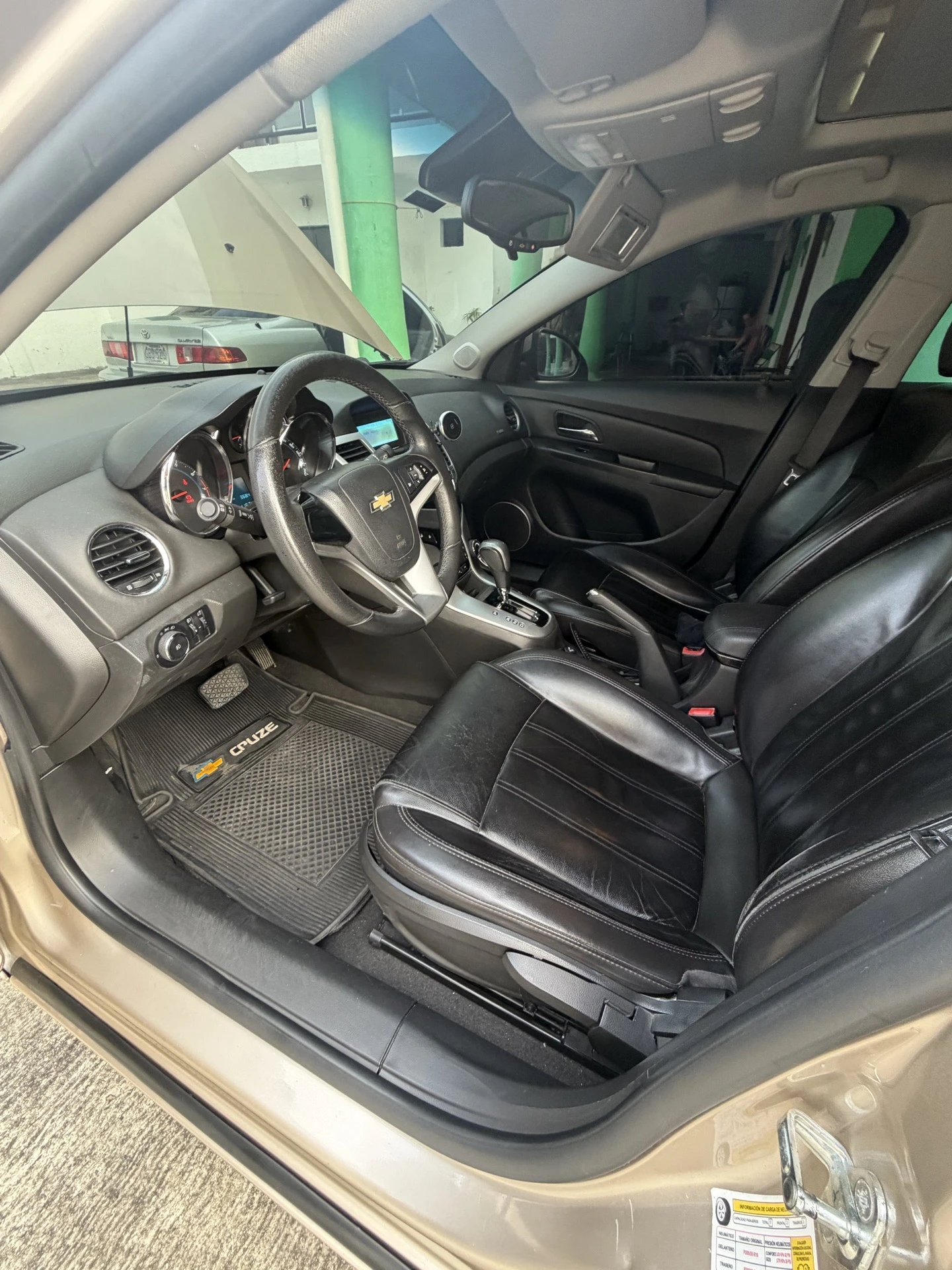 2012 Chevrolet Cruze — photo 12