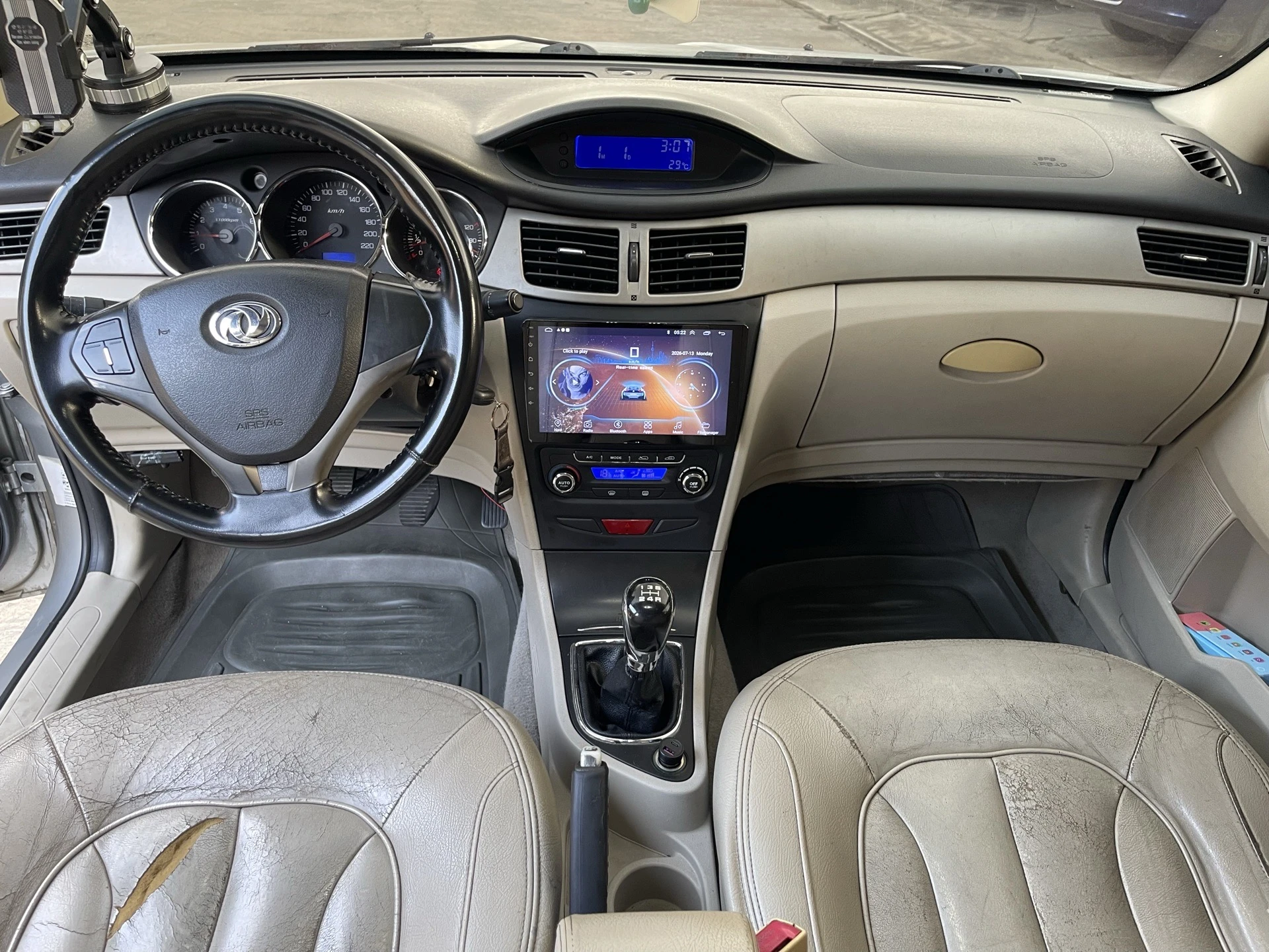 2013 Dongfeng S30 — photo 5