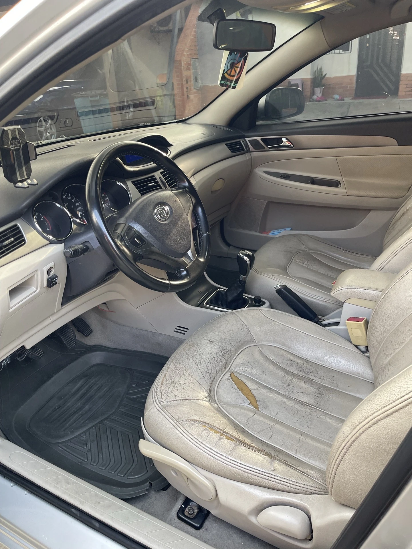 2013 Dongfeng S30 — photo 6