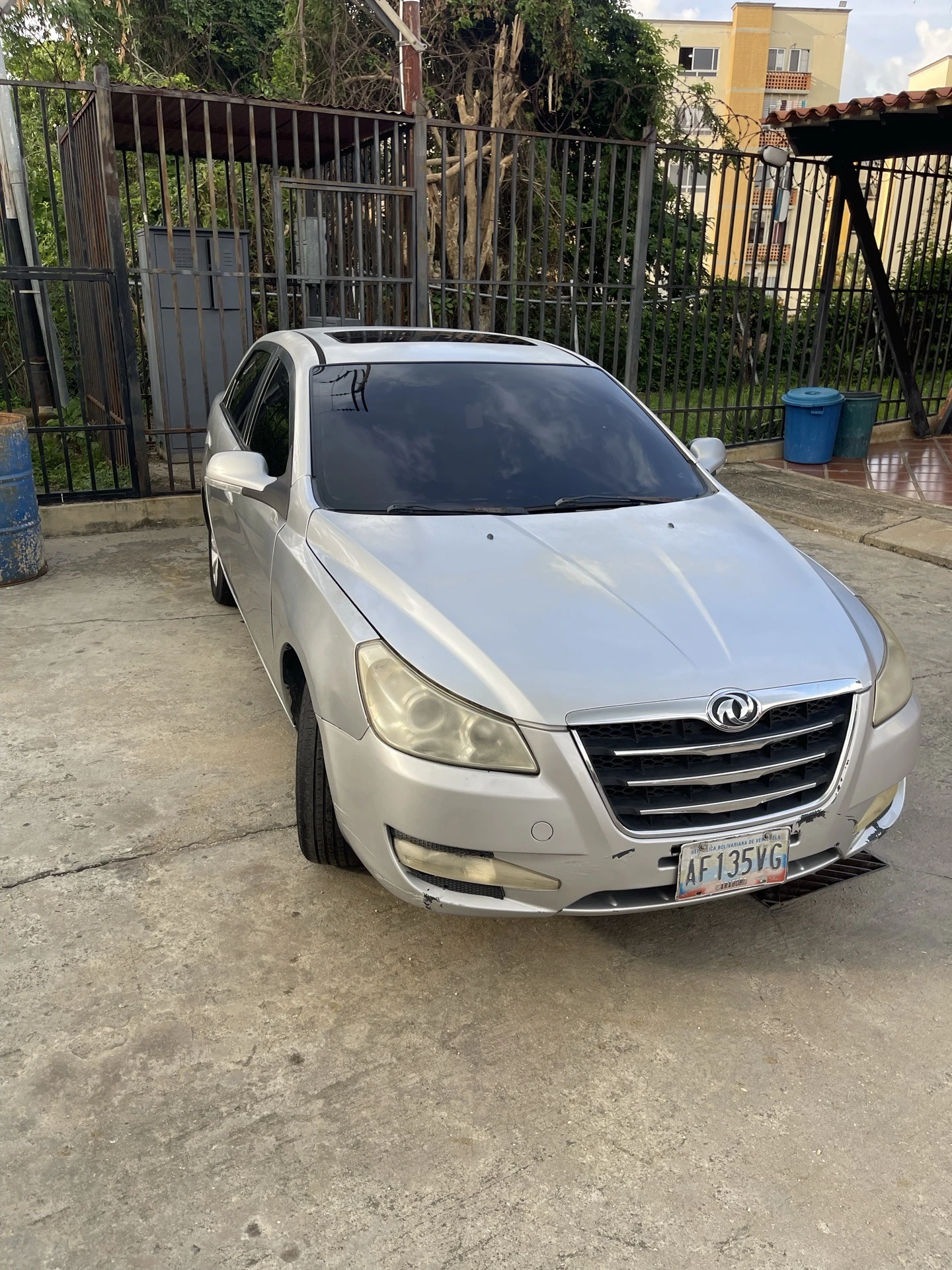 2013 Dongfeng S30 — photo 7