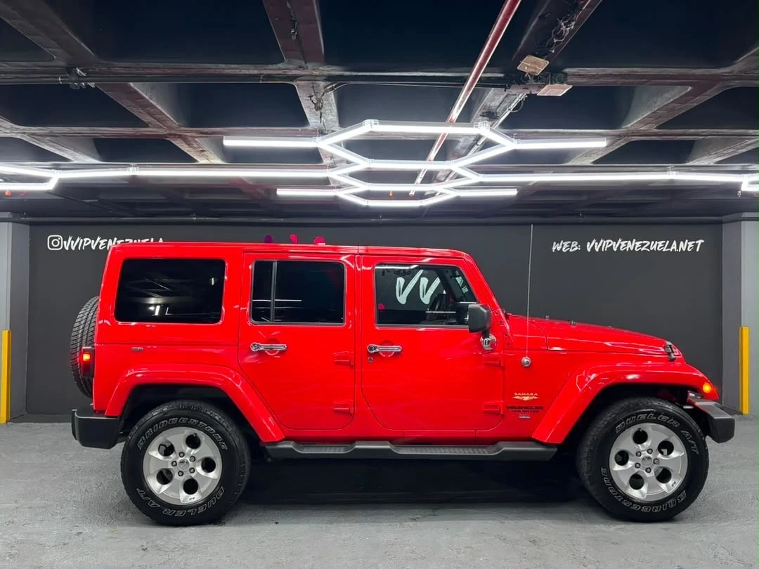 2013 Jeep Wrangler Unlimited Sahara — photo 6