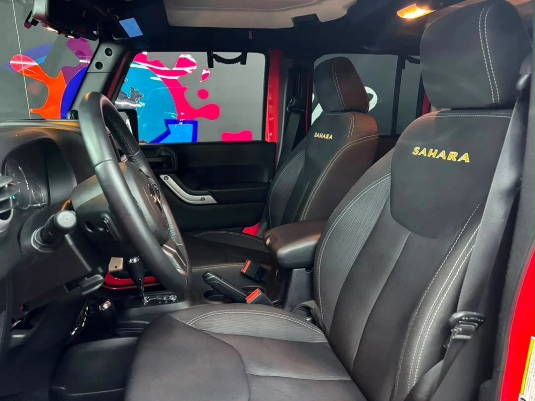 2013 Jeep Wrangler Unlimited Sahara — photo 8