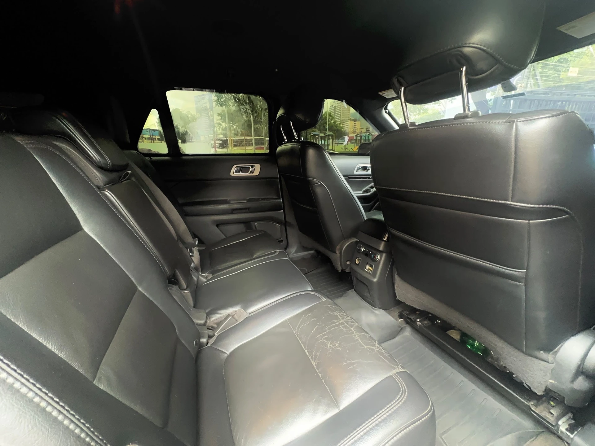 2012 Ford Explorer LIMITED — photo 6