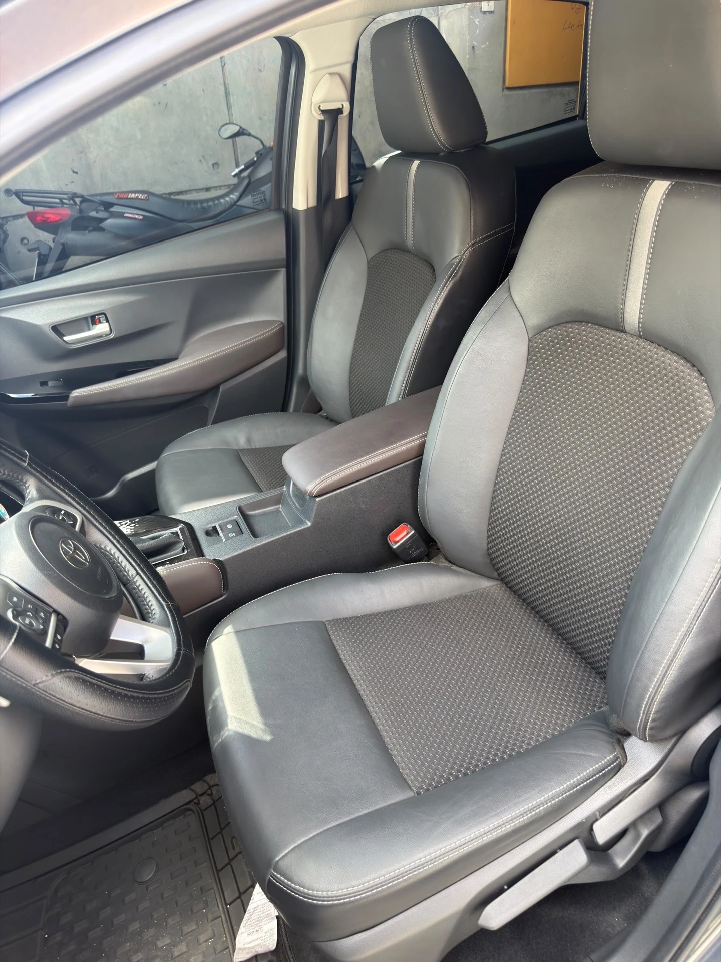 2024 Toyota Yaris Sedán Toyota Yaris G — photo 18