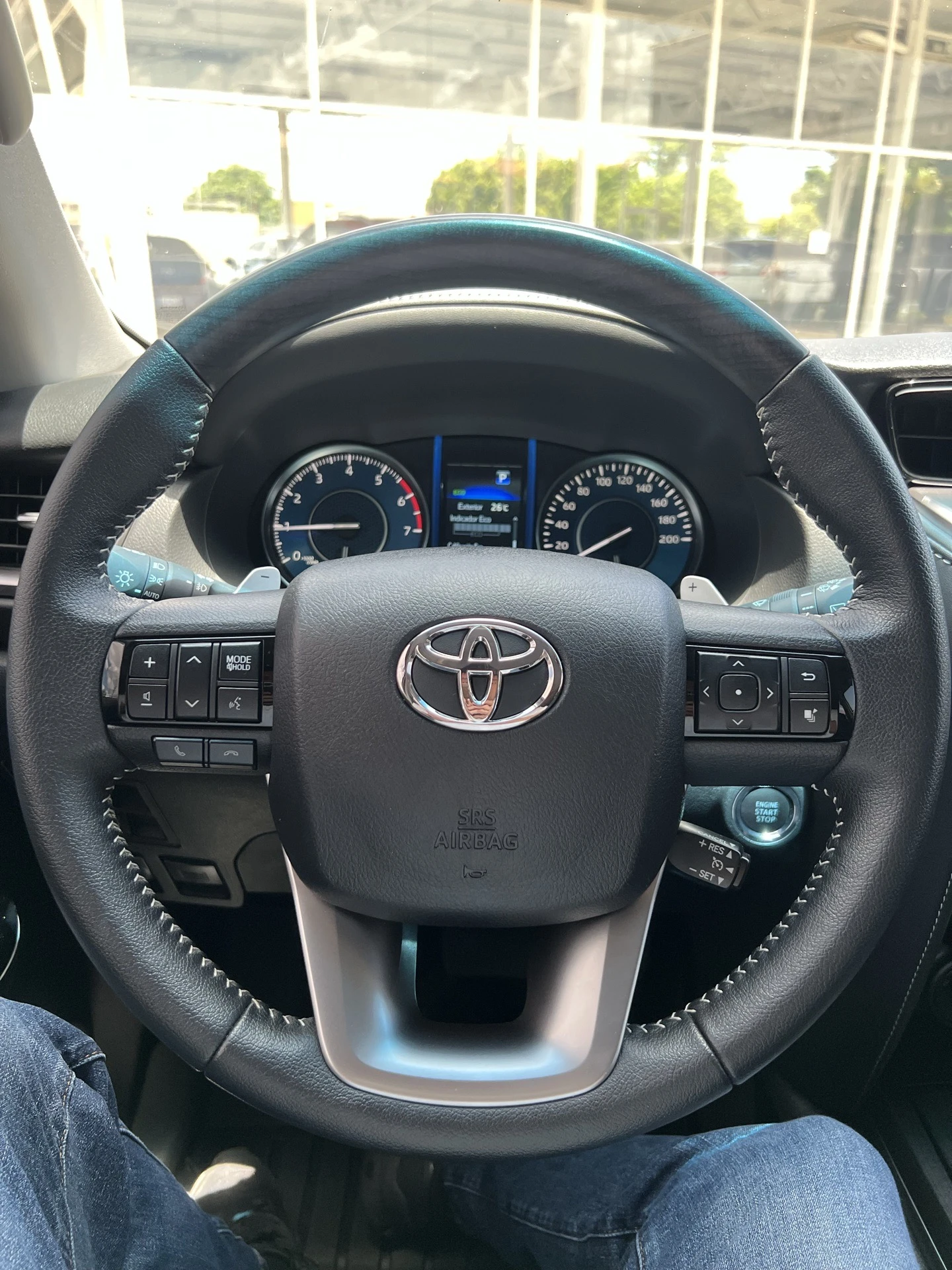 2025 Toyota Fortuner — photo 12