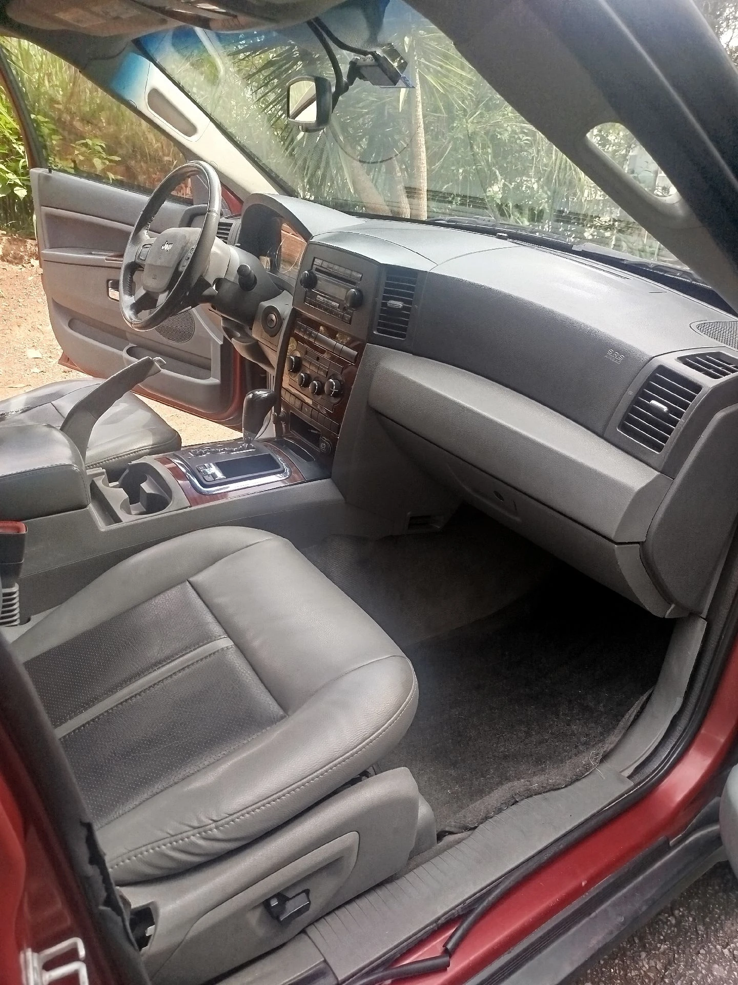 2007 Jeep Grand Cherokee Limited — photo 27