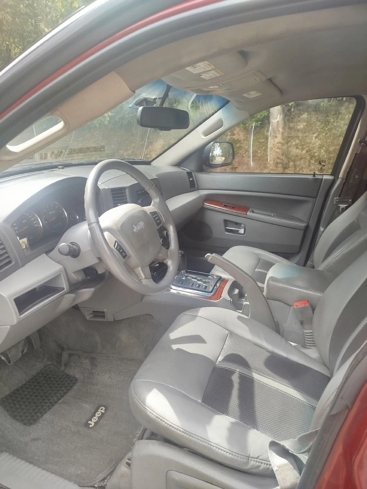 2007 Jeep Grand Cherokee Limited — photo 26