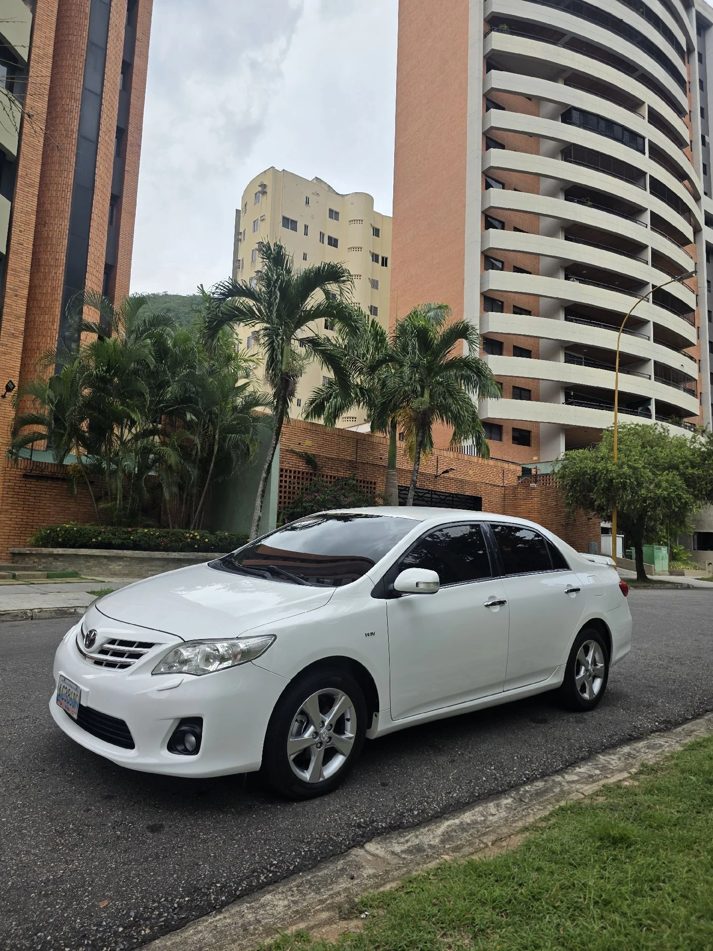 2014 Toyota Corolla GLI — photo 4