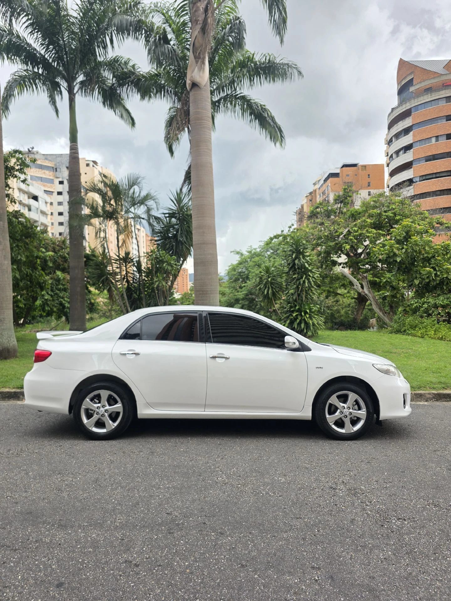 2014 Toyota Corolla GLI — photo 9