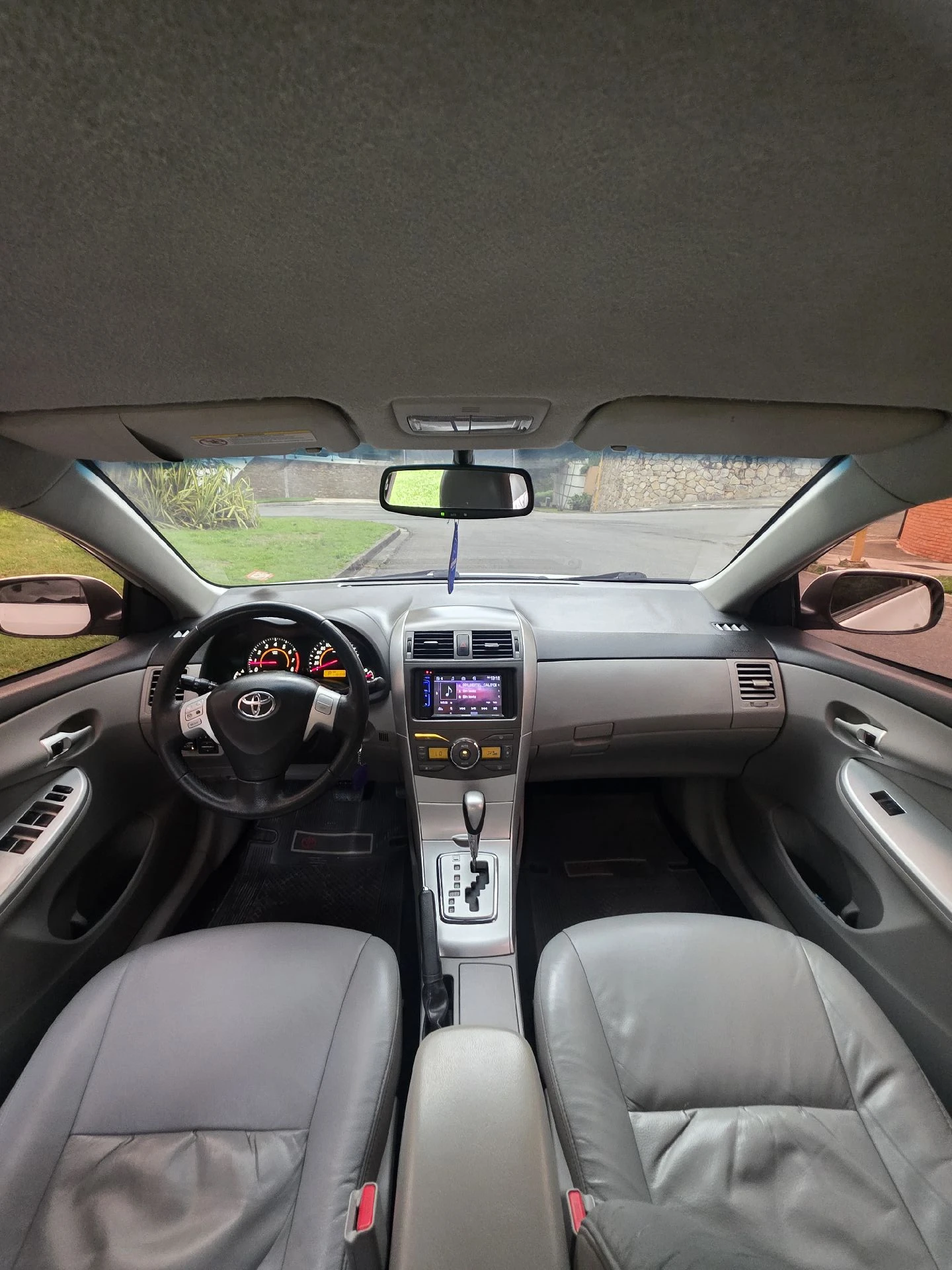 2014 Toyota Corolla GLI — photo 14
