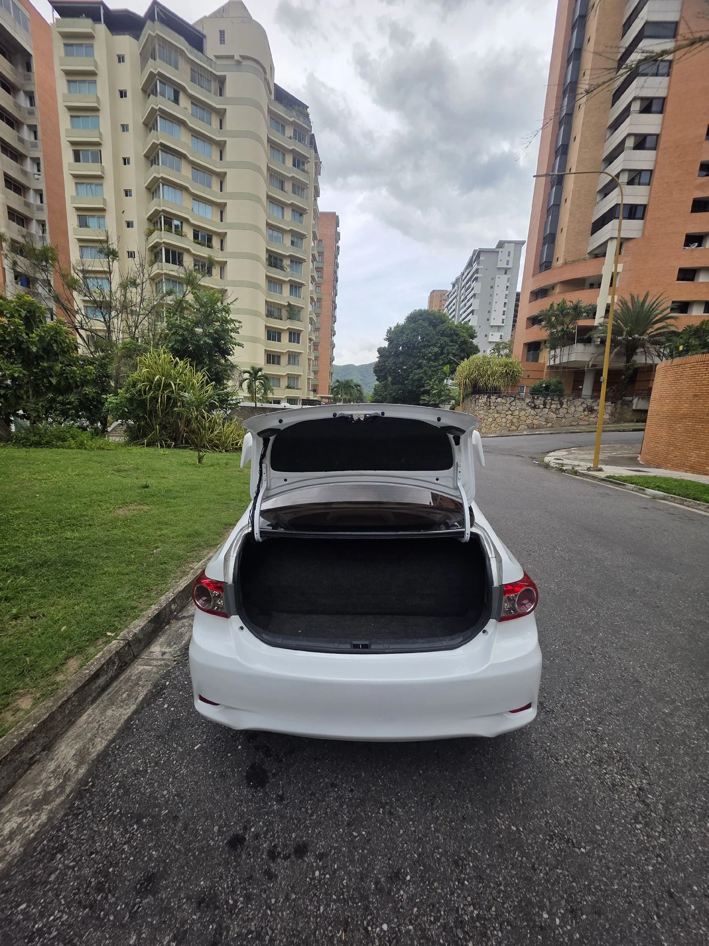 2014 Toyota Corolla GLI — photo 15