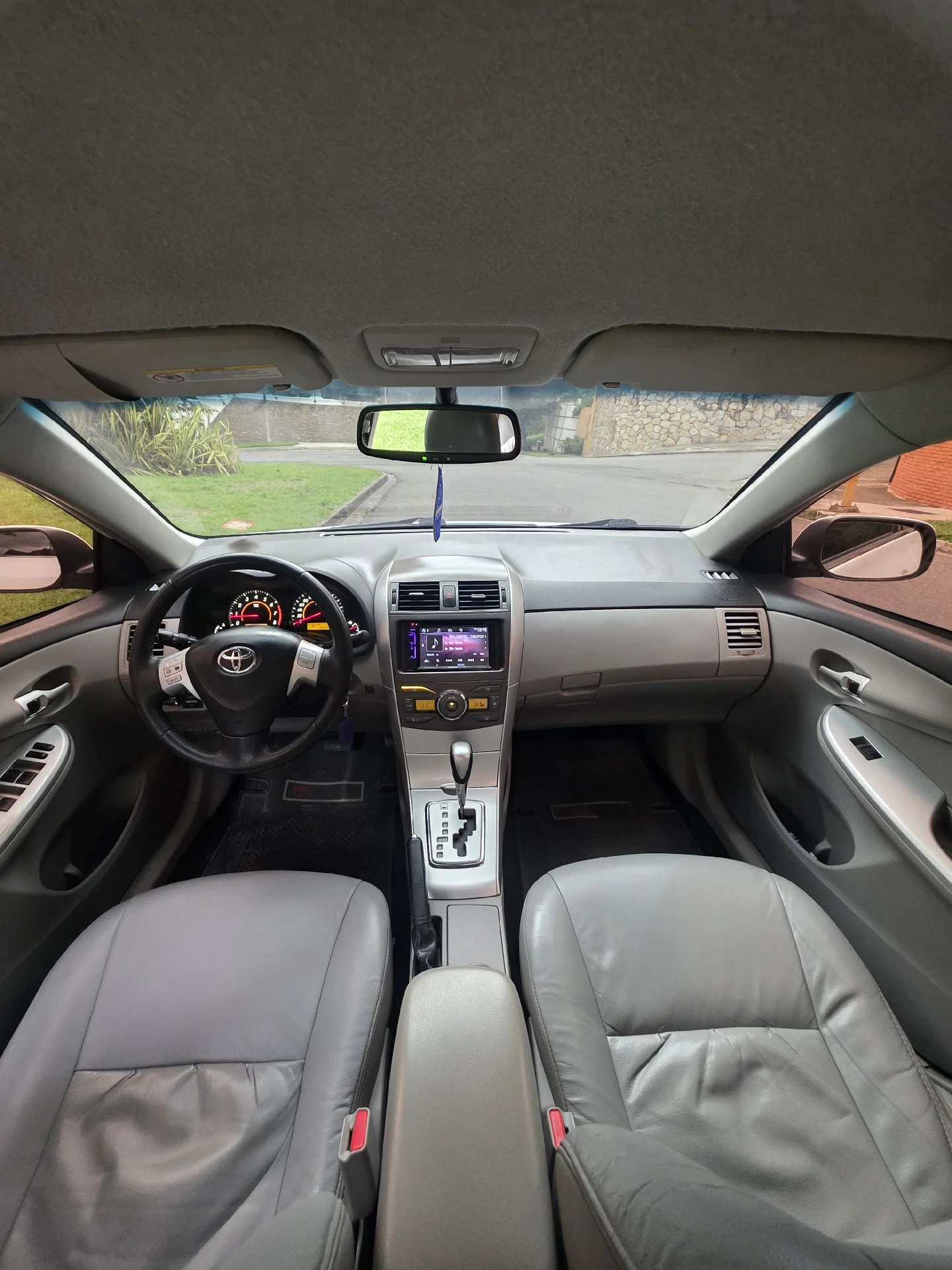 2014 Toyota Corolla GLI — photo 16