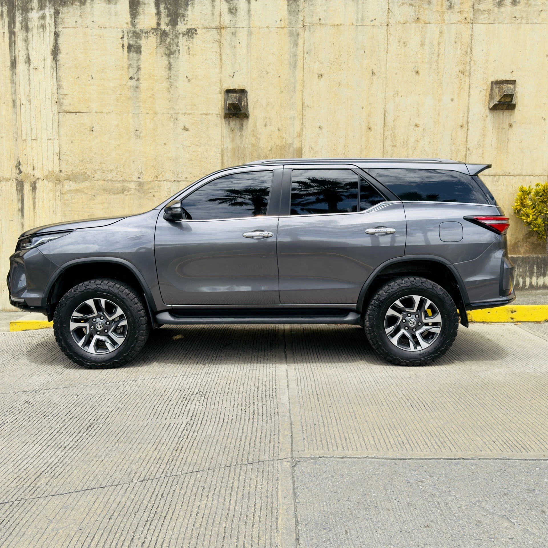 2025 Toyota Fortuner 4.0 SW4 Toyota de Venezuela — photo 3