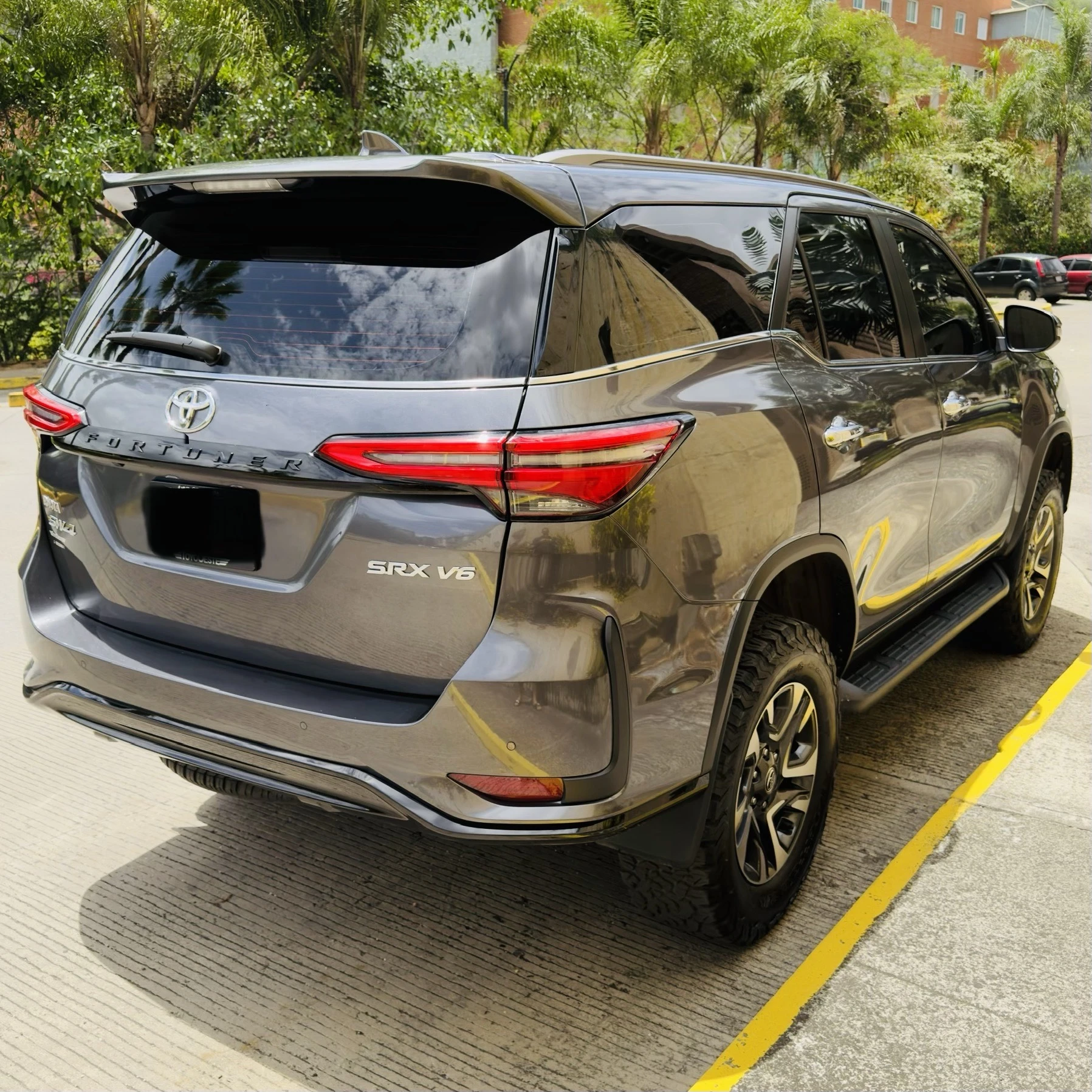 2025 Toyota Fortuner 4.0 SW4 Toyota de Venezuela — photo 4