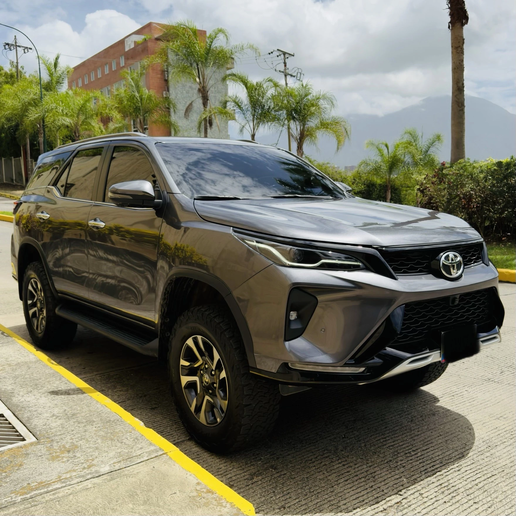 2025 Toyota Fortuner 4.0 SW4 Toyota de Venezuela — photo 7