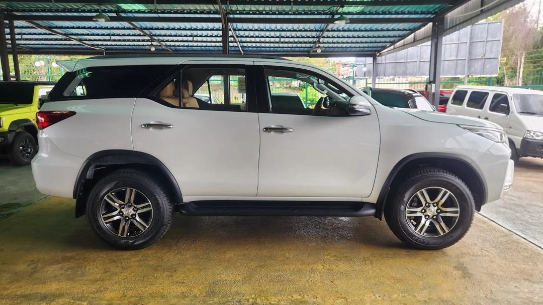 2025 Toyota Fortuner EXR — photo 3