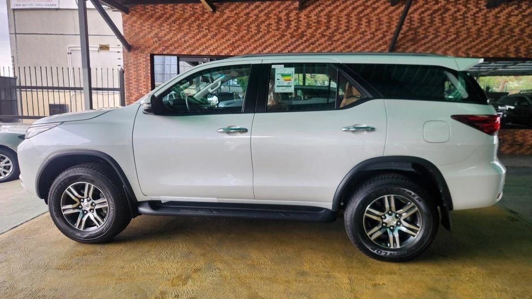 2025 Toyota Fortuner EXR — photo 7